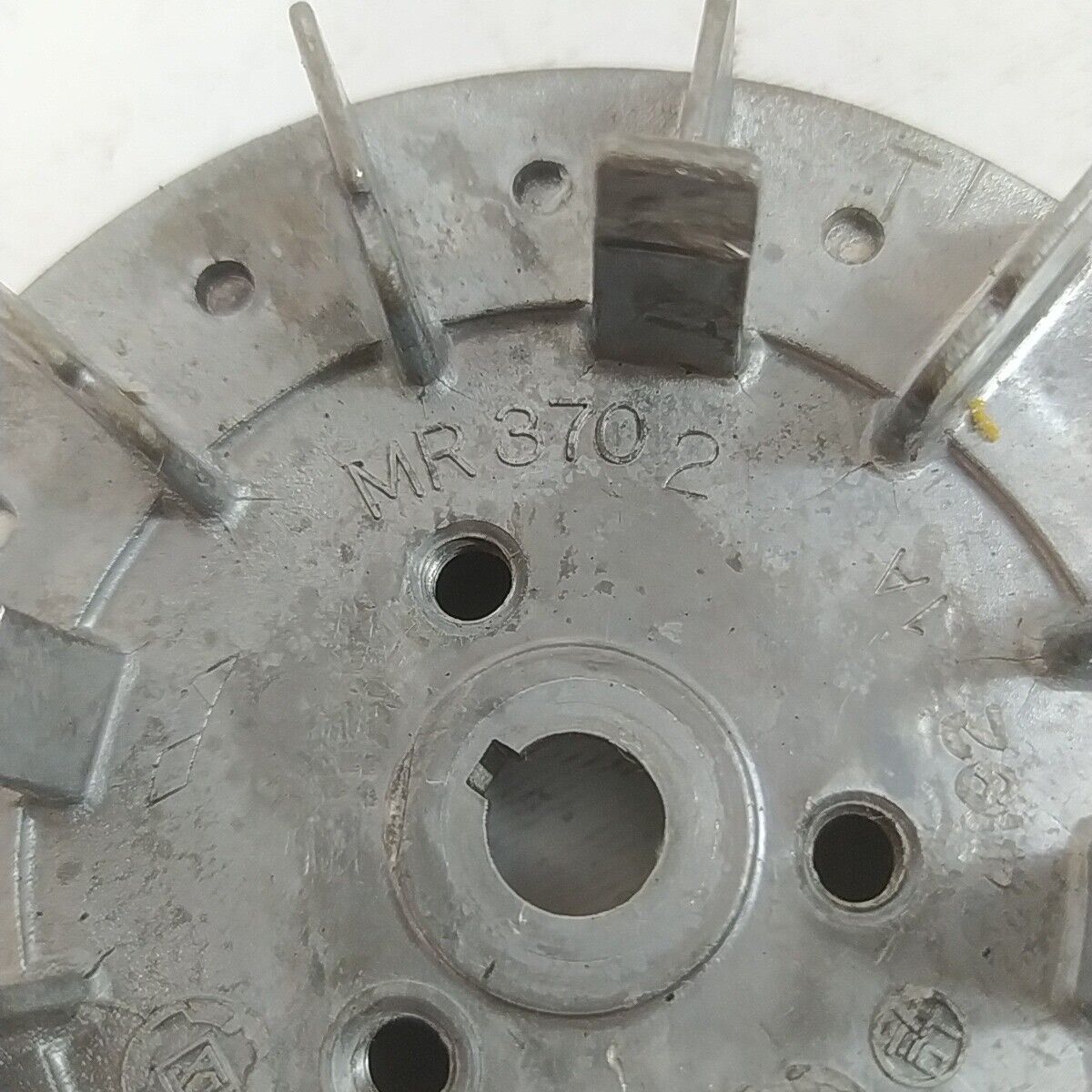 Ricambio DECESPUGLIATORE kawasaki kt 17 VOLANO DI AVVIAMENTO MR3702 4193  usato