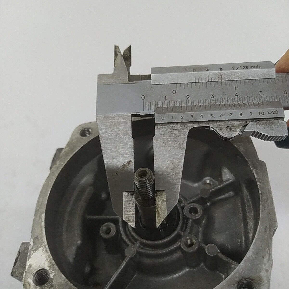 Ricambio usato CARTER BASAMENTO E ALBERO MOTORE decespugliatore MITSUBISHI T200