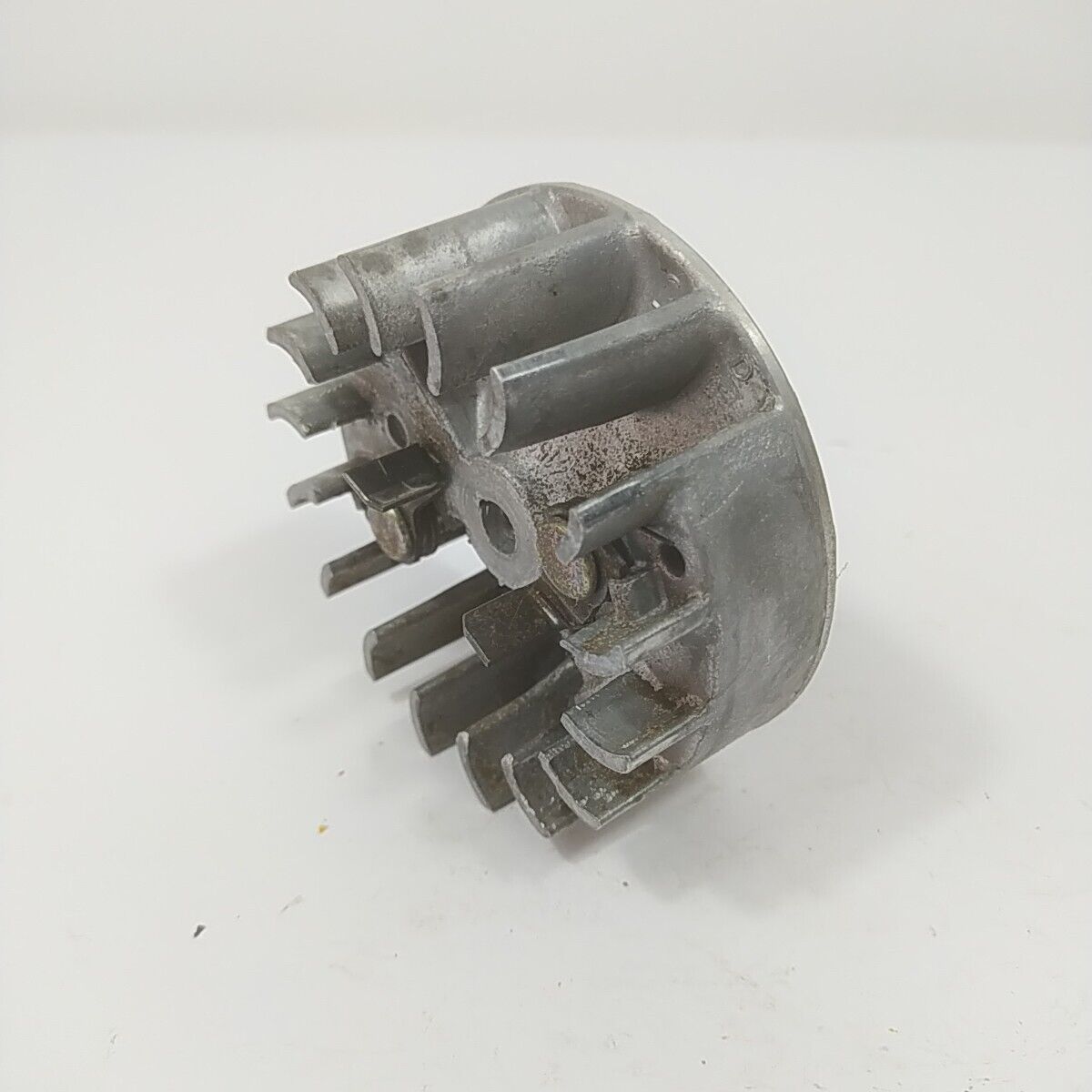 ricambi VOLANO DI AVVIAMENTO per motosega ALPINA SILVER 40 castor 330 338 usati