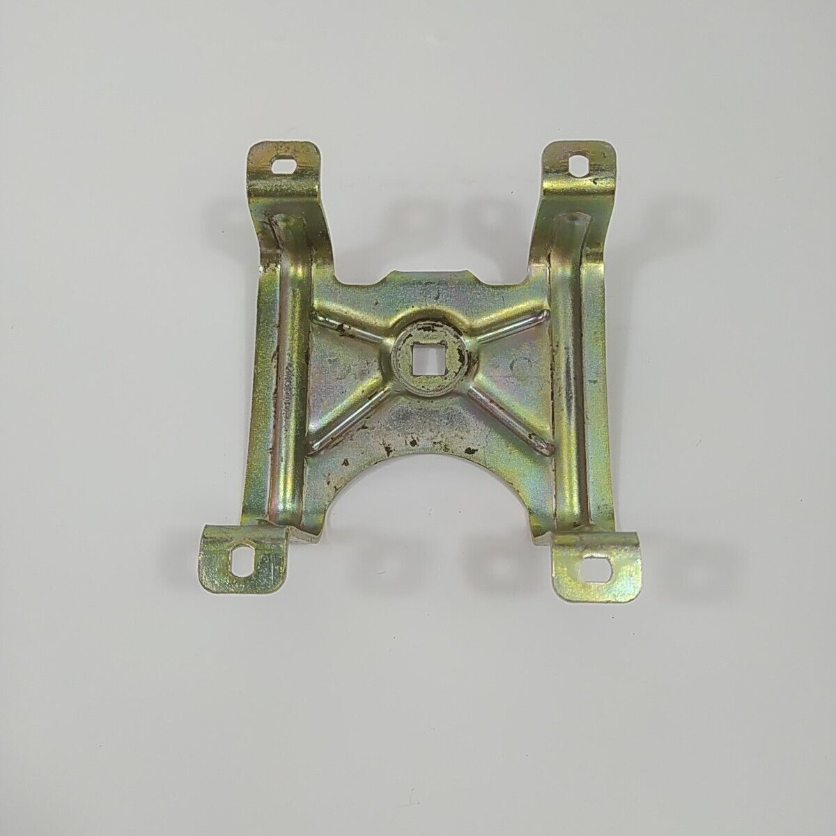 Ricambio STAFFA MOTORE A ZAINO usato per decespugliatore Emak Efco 8425