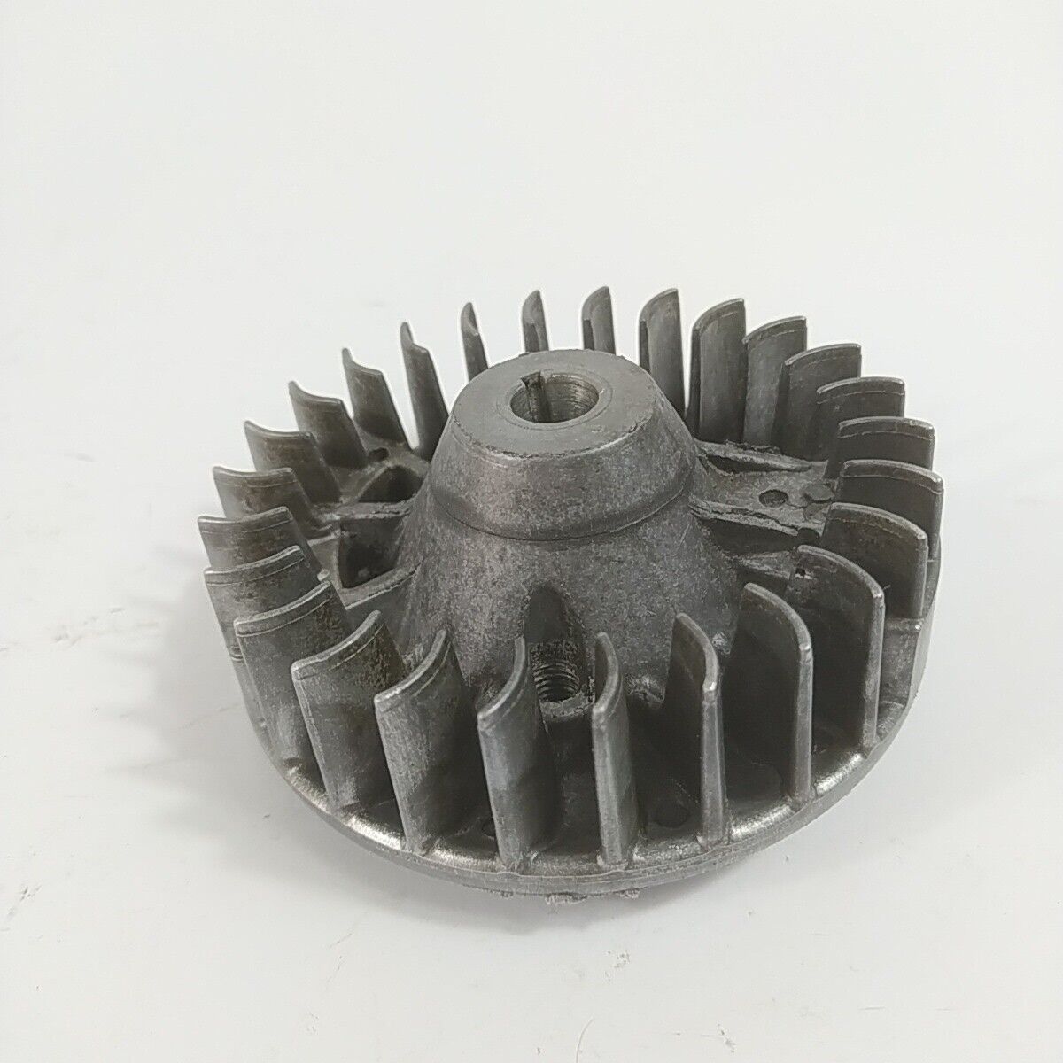 Ricambio DECESPUGLIATORE ALPINA STAR 41 VOLANO MAGNETICO DI AVVIAMENTO usato