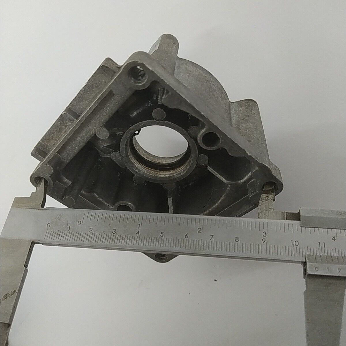 Ricambio usato CARTER BASAMENTO MOTORE decespugliatore Mcculloch ELITE 4000 3500