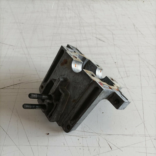 basamento CILINDRO CON PRIGIONIERI PER MOTOSEGA MCCULLOCH MACCAT 839 usato