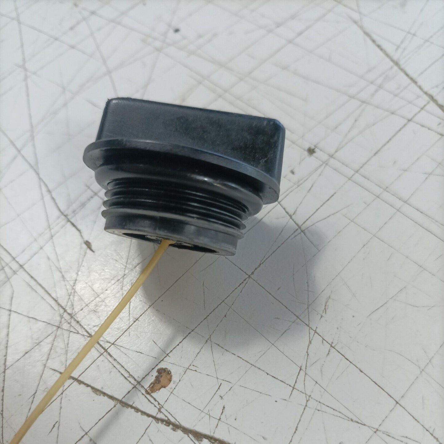 MOTOSEGA OLEOMAC OM 251 KIT TAPPO SERBATOIO CARBURANTE MISCELA ricambi usati