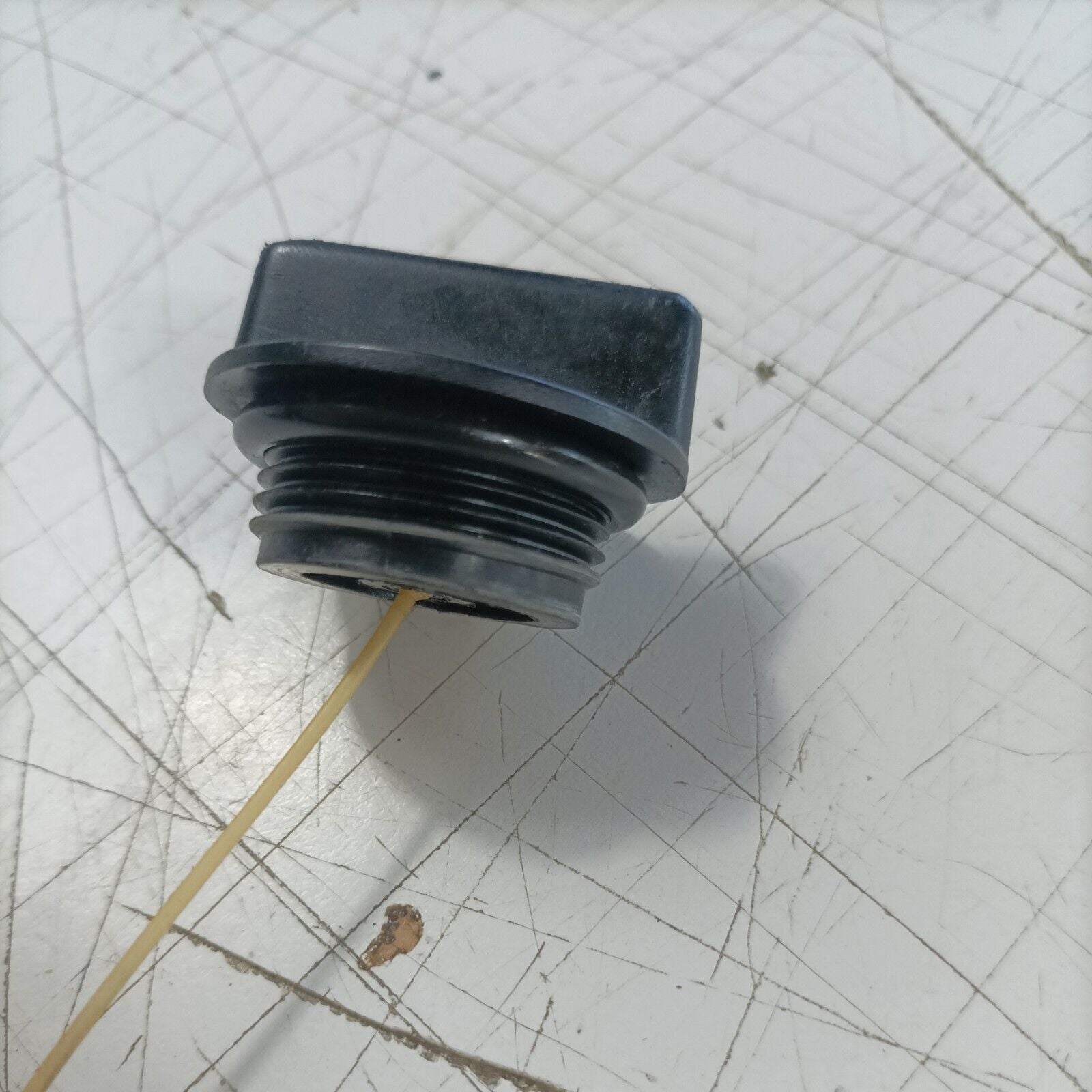 MOTOSEGA OLEOMAC OM 251 KIT TAPPO SERBATOIO CARBURANTE MISCELA ricambi usati