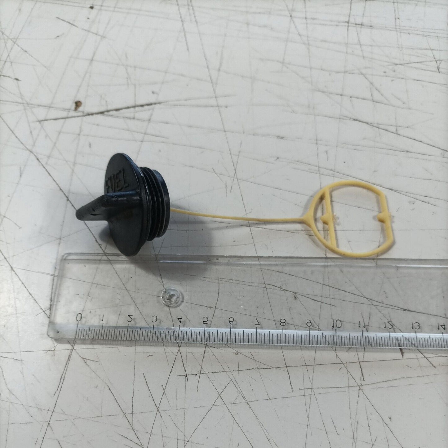 MOTOSEGA OLEOMAC OM 251 KIT TAPPO SERBATOIO CARBURANTE MISCELA ricambi usati