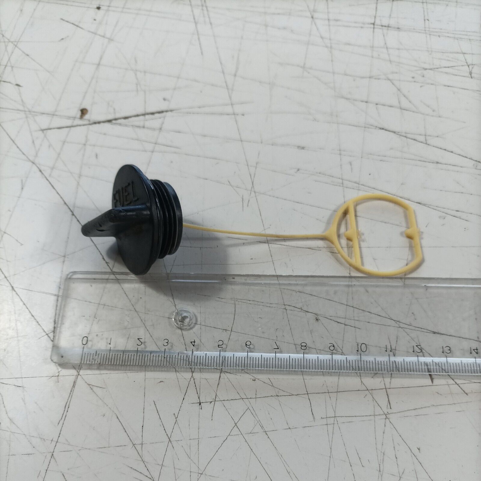 MOTOSEGA OLEOMAC OM 251 KIT TAPPO SERBATOIO CARBURANTE MISCELA ricambi usati