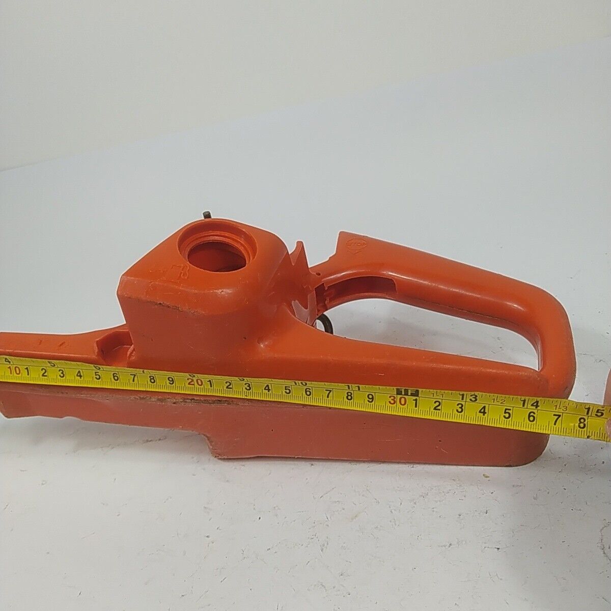 MANIGLIA IMPUGNATURA SERBATOIO BENZINA per MOTOSEGA HUSQVARNA 340 345 346 usati