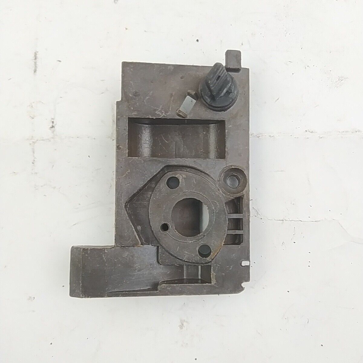 ricambi MOTOSEGA Blitz Oleo mac 240  FLANGIA COLLETTORE CARBURATORE usato