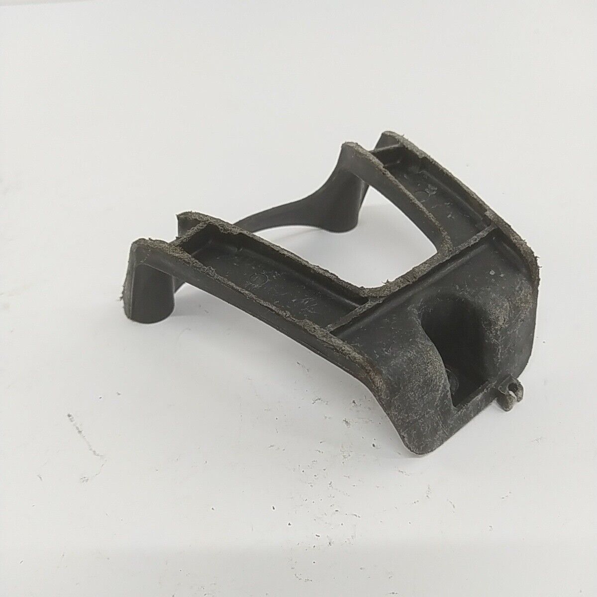 Ricambio usato STAFFA protezione SERBATOIO per decespugliatore KAWASAKI TG 33