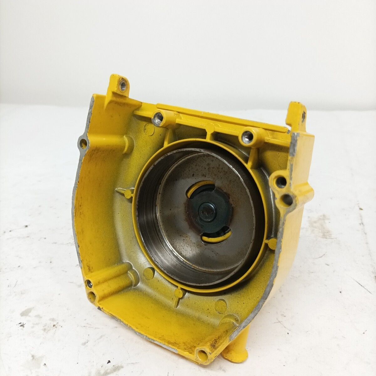 Ricambio supporto CAMPANA FRIZIONE usato decespugliatore EMAK DYNAMAC DB 40 L