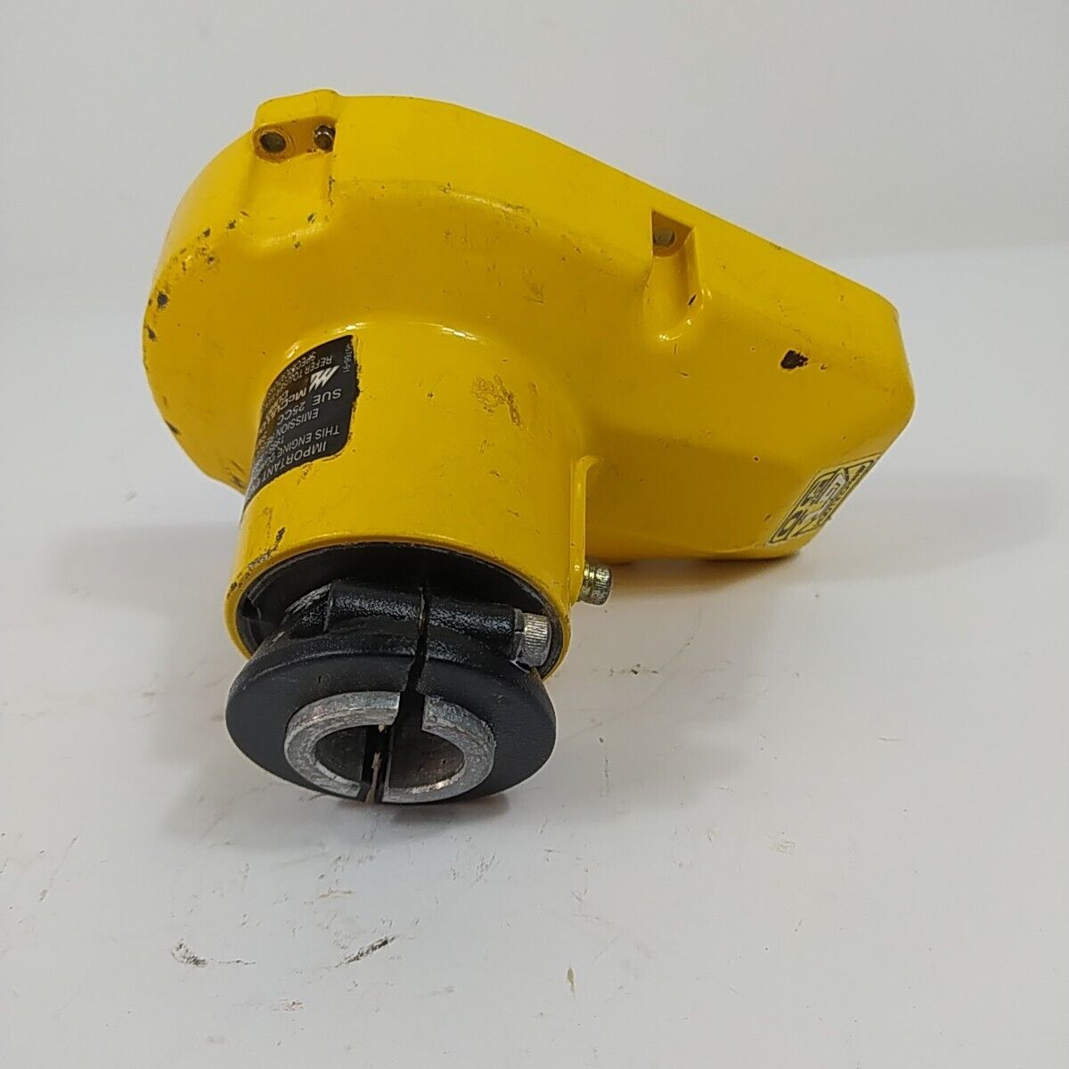 Ricambio SUPPORTO CAMPANA FRIZIONE usato DECESPUGLIATORE MCCULLOCH GT 50