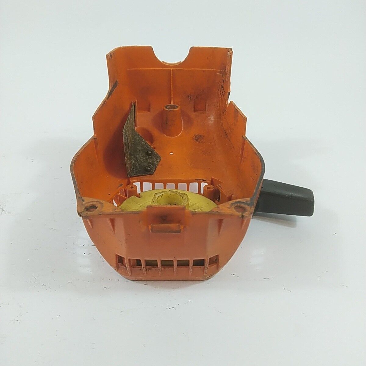 Ricambio usato COPERCHIO DI AVVIAMENTO A STRAPPO per DECESPUGLIATORE EMAK EFCO