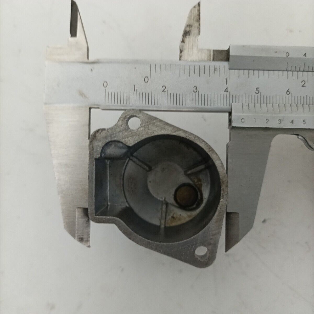 ricambio VASCHETTA CARBURATORE BENZINA usato per decespugliatore KAWASAKI TD 33