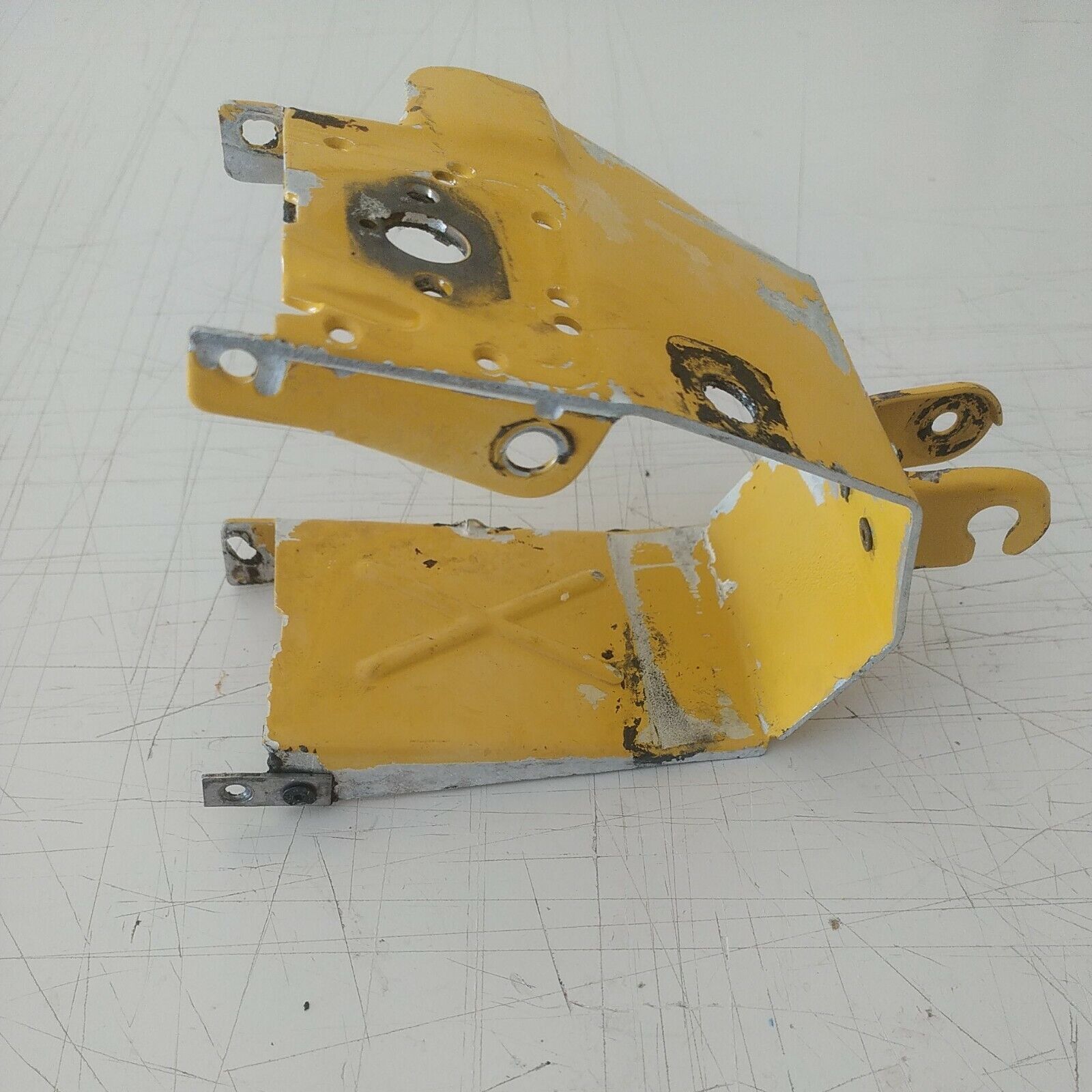CARTER COPERCHIO MOTORE PER MOTOSEGA ALPINA CASTOR  45 41 40  RICAMBI USATI