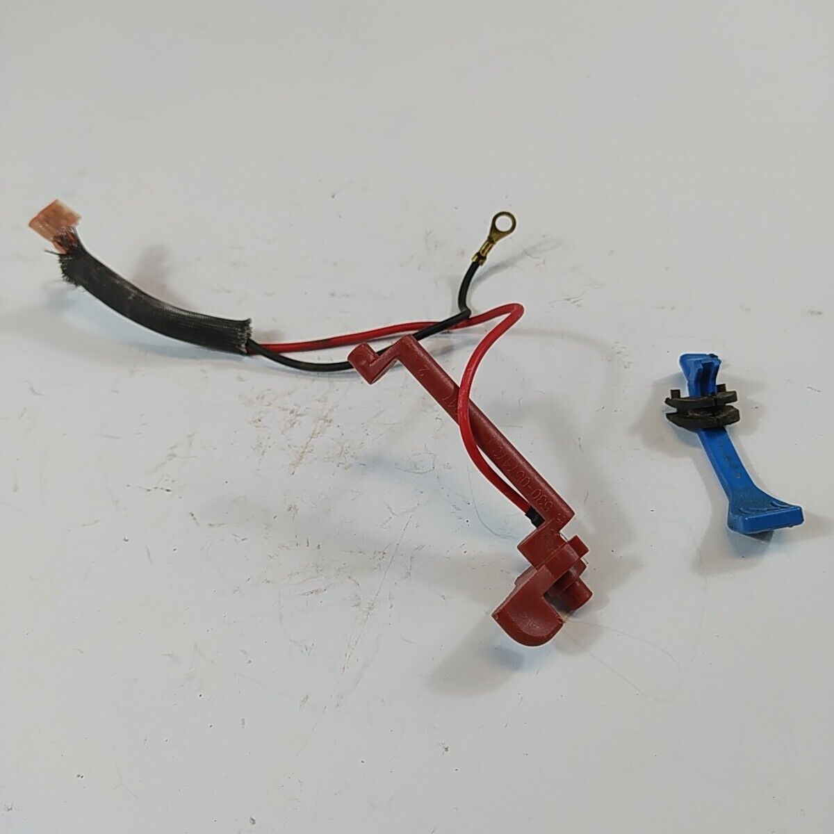 LEVA ARIA e tasto ON/OFF PER MOTOSEGA PARTNER FORMULA 60 PARTNER POULAN usato