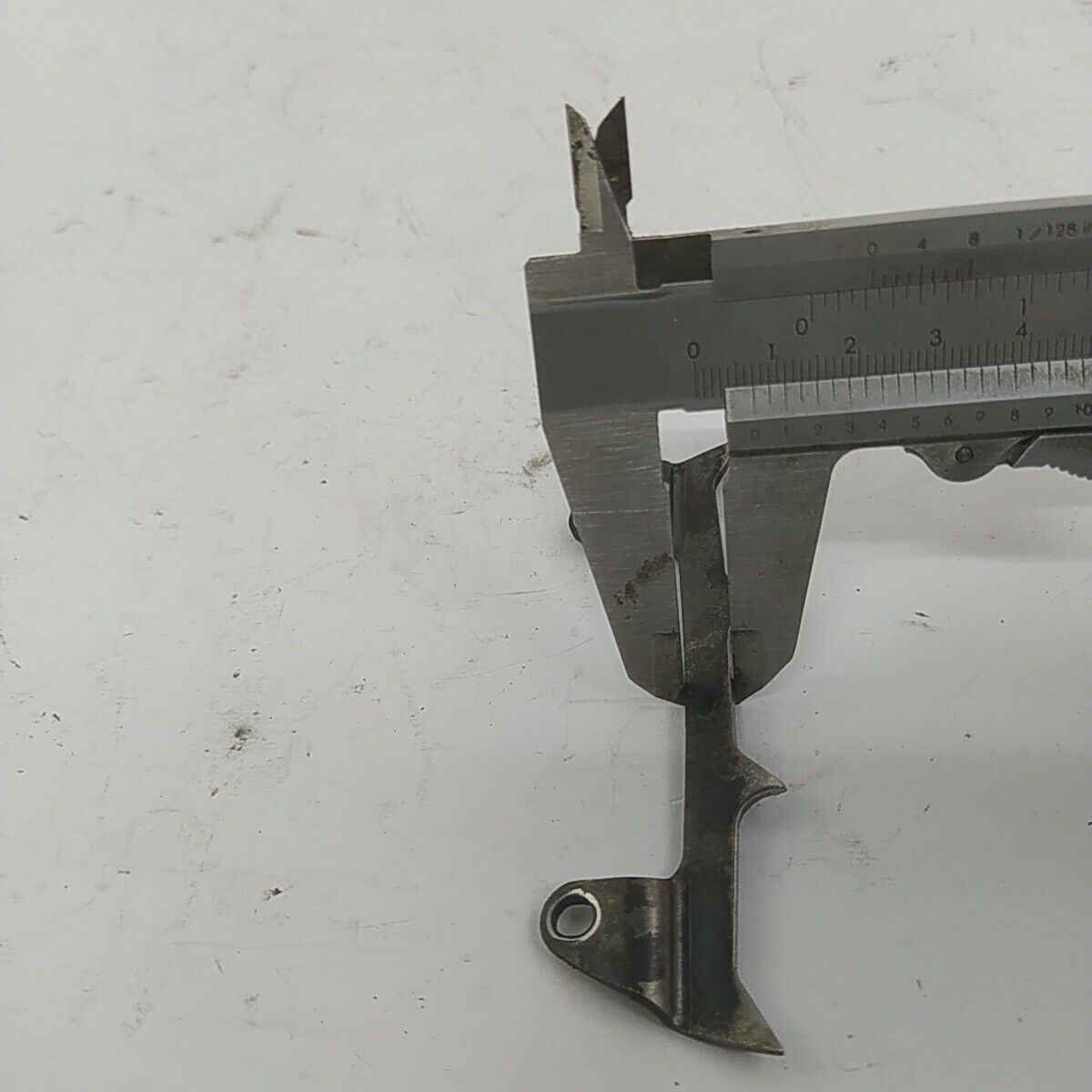 Ricambio usato ARTIGLIO ARPIONE BARRA CATENA per MOTOSEGA Echo 330 EVL