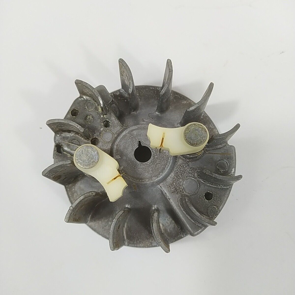 OLEO MAC 935  VOLANO ACCENSIONE MAGNETICO avviamento ricambi usati 02001760