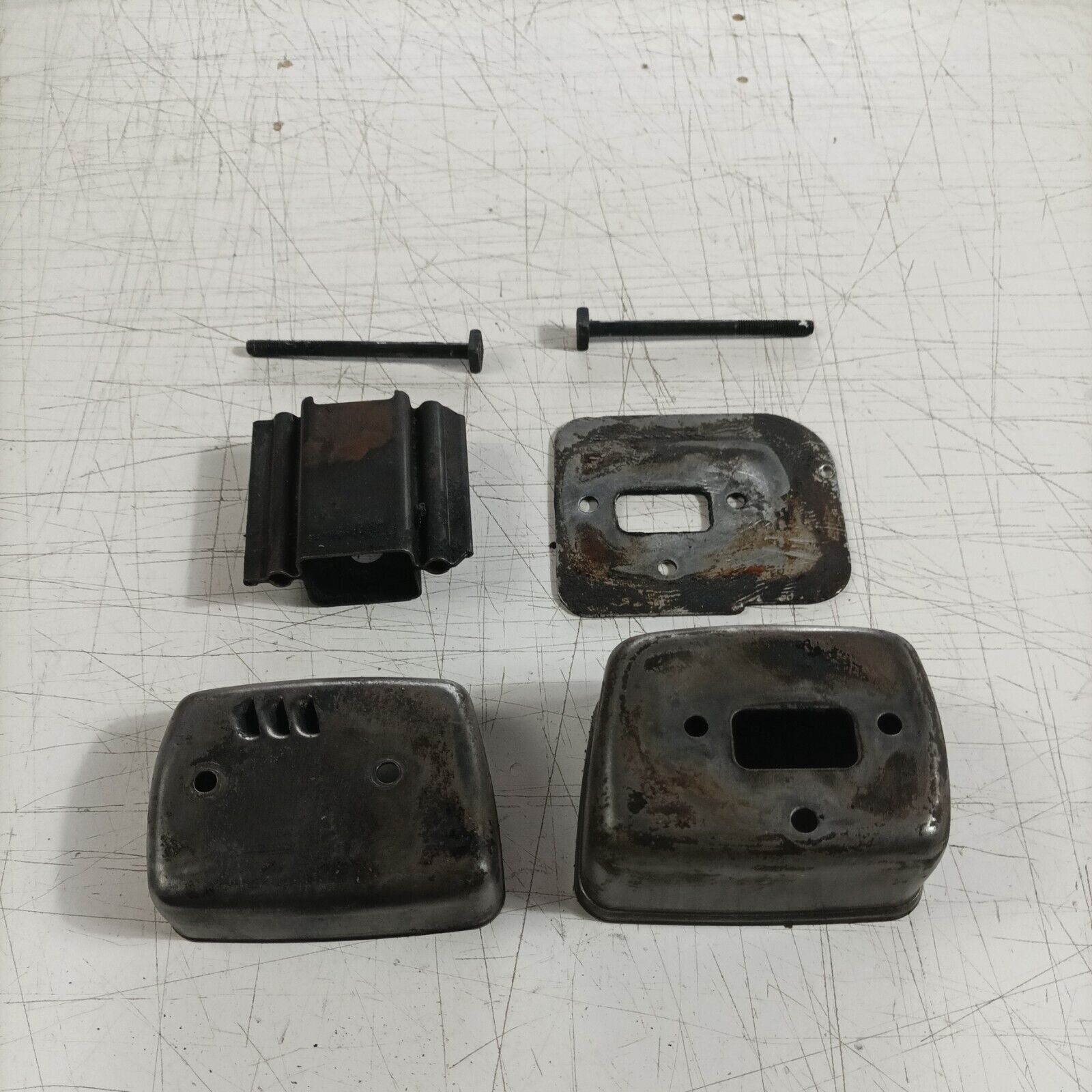 TERMINALE di scarico MARMITTA PER MOTOSEGA EMAK OLEOMAC 940 940C EFCO usato