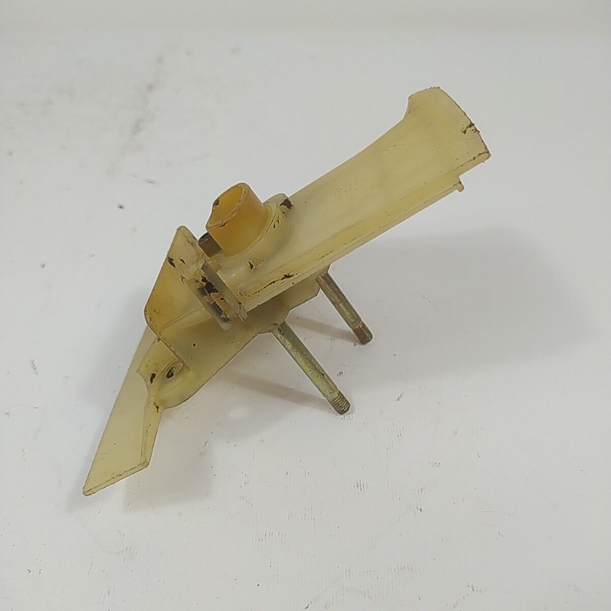 Ricambio per decespugliatore STIHL FS 120 FLANGIA SUPPORTO CARBURATORE usato