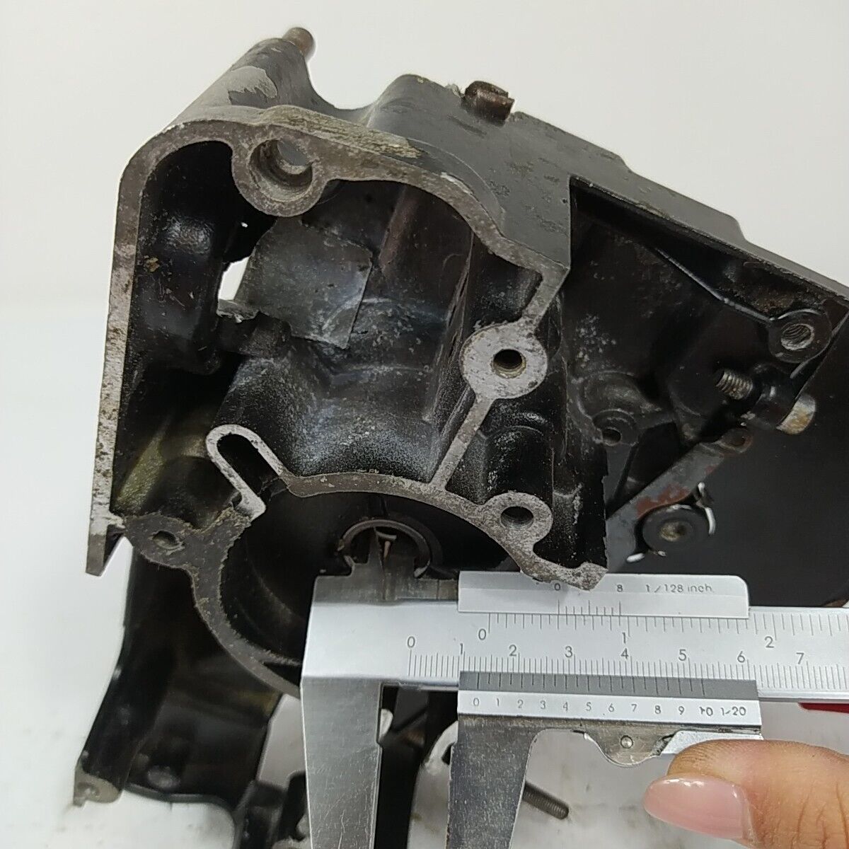 BASAMENTO CILINDRO serbatoio olio PER MOTOSEGA MCCULLOCH 45 EUROPA 92 usato