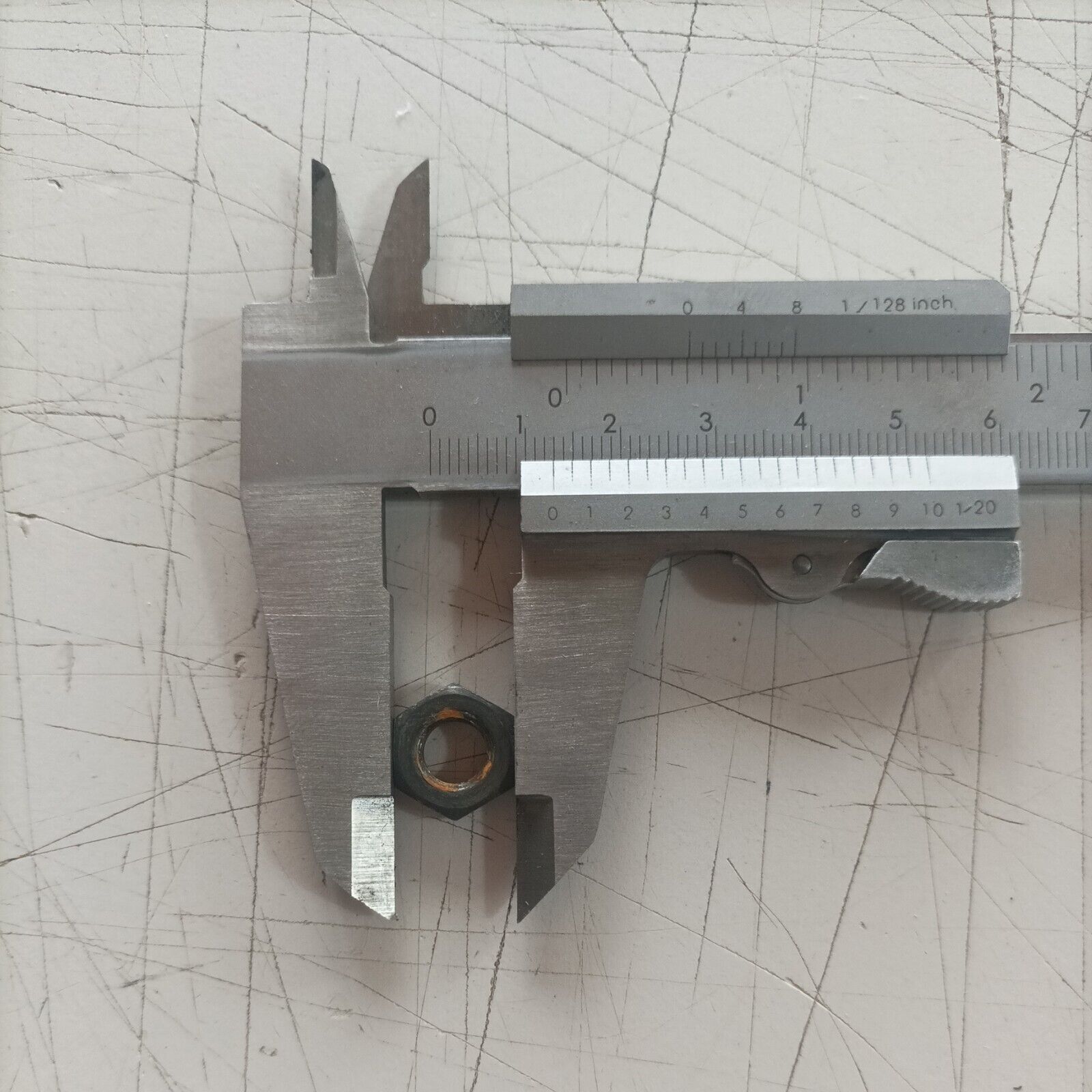 DADO VITE albero motore FRIZIONE usato PER DECESPUGLIATORE MCCULLOCH PROMAC 2000