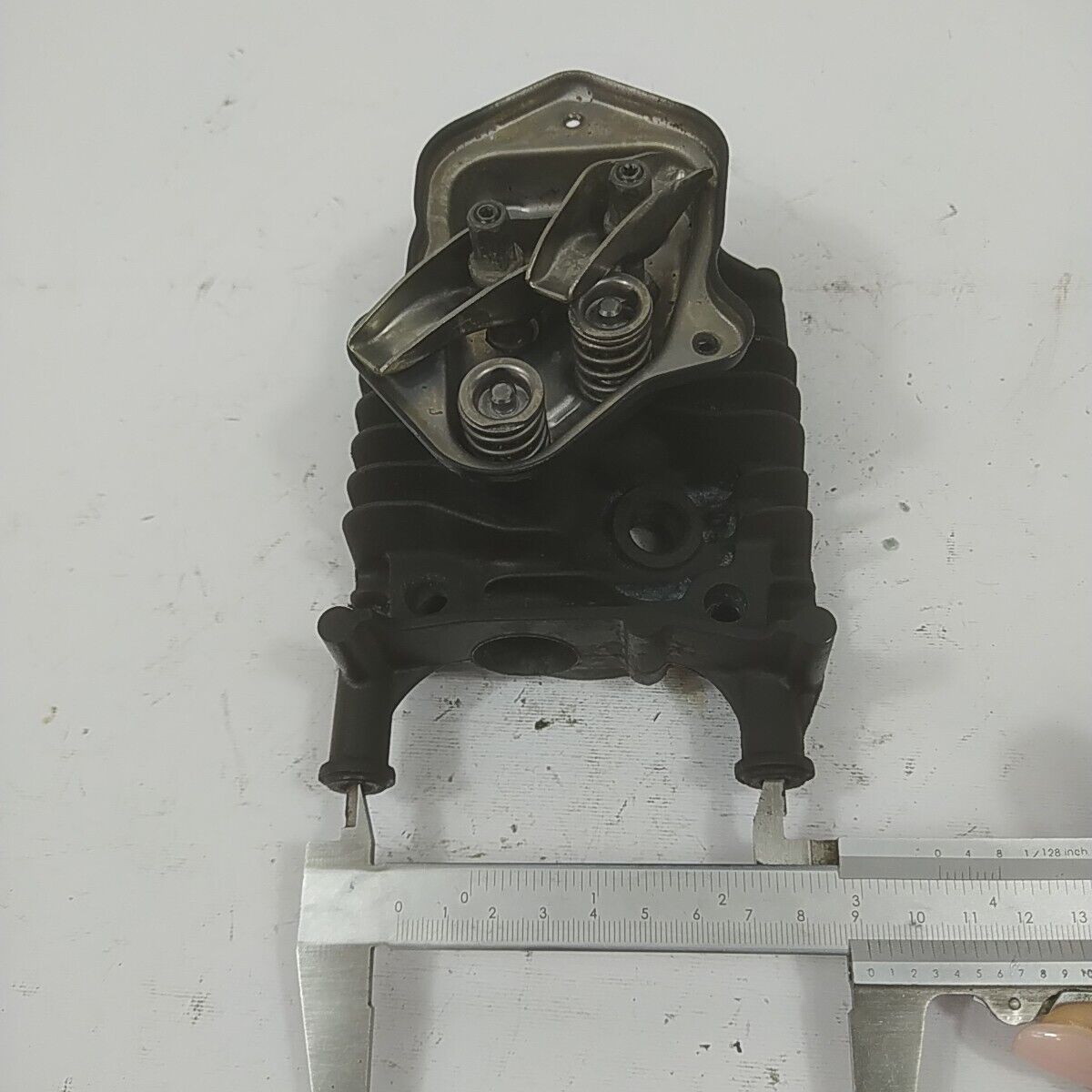 Ricambio TESTATA CILINDRO MOTORE per tosaerba Briggs & Stratton 675 EXi usato