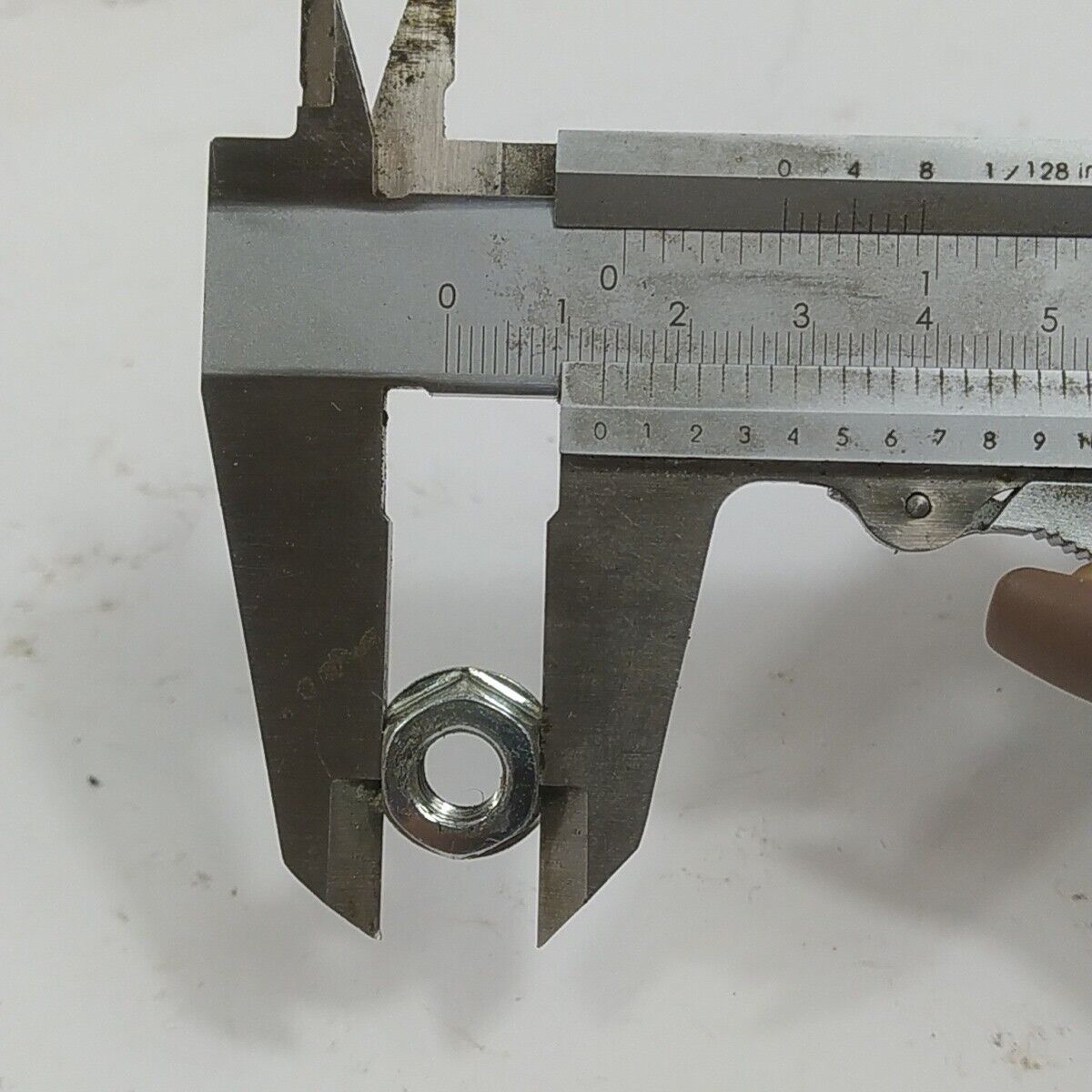 Ricambio DADO VOLANO ALBERO MOTORE per decespugliatore McCulloch 3800 usato