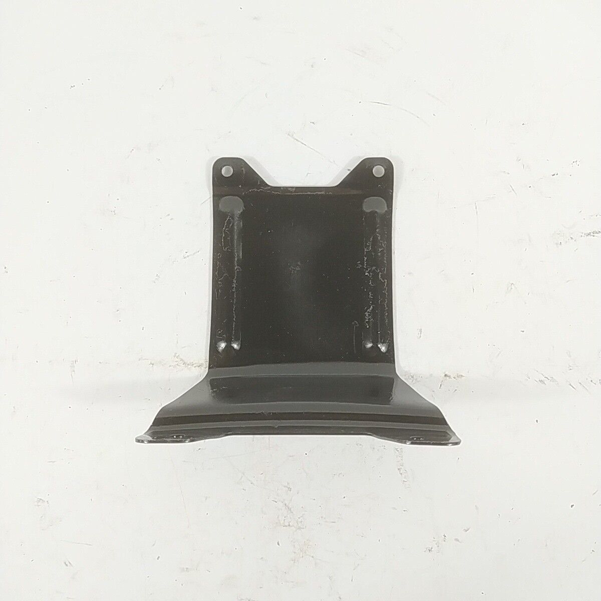 ricambio STAFFA SERBATOIO BENZINA Per motosega ALPINA PROF 70 usato cod. 4122180