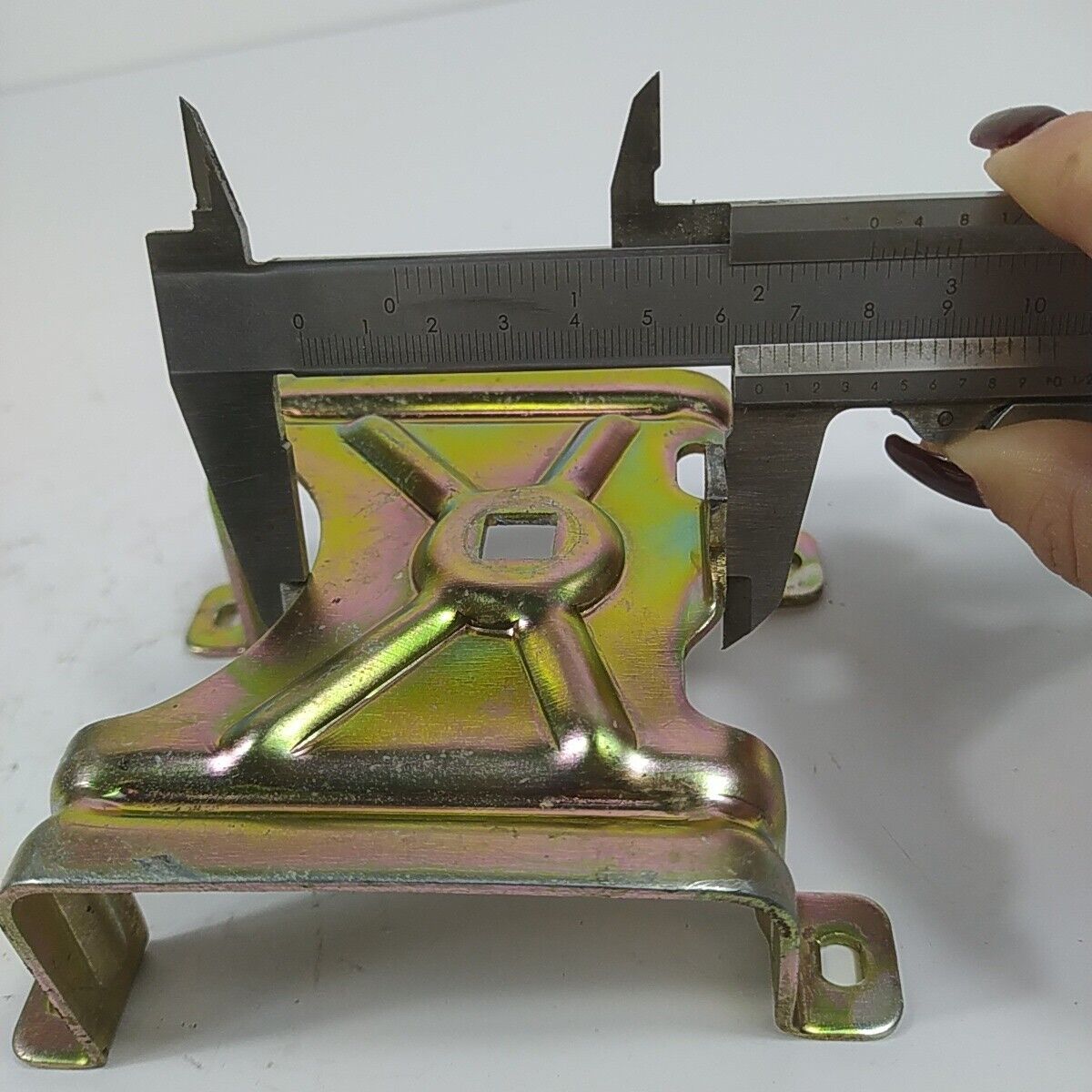 Ricambio STAFFA serbatoio CARBURANTE usato per decespugliatore Emak Efco 8425
