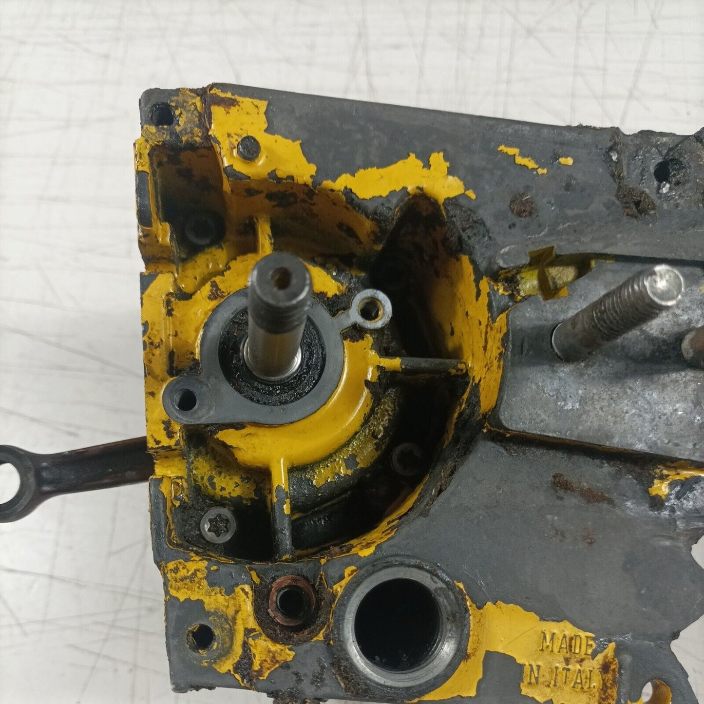 ricambi usati per MOTOSEGA ALPINA A 41 ALBERO MOTORE carter  basamento SERBATOIO