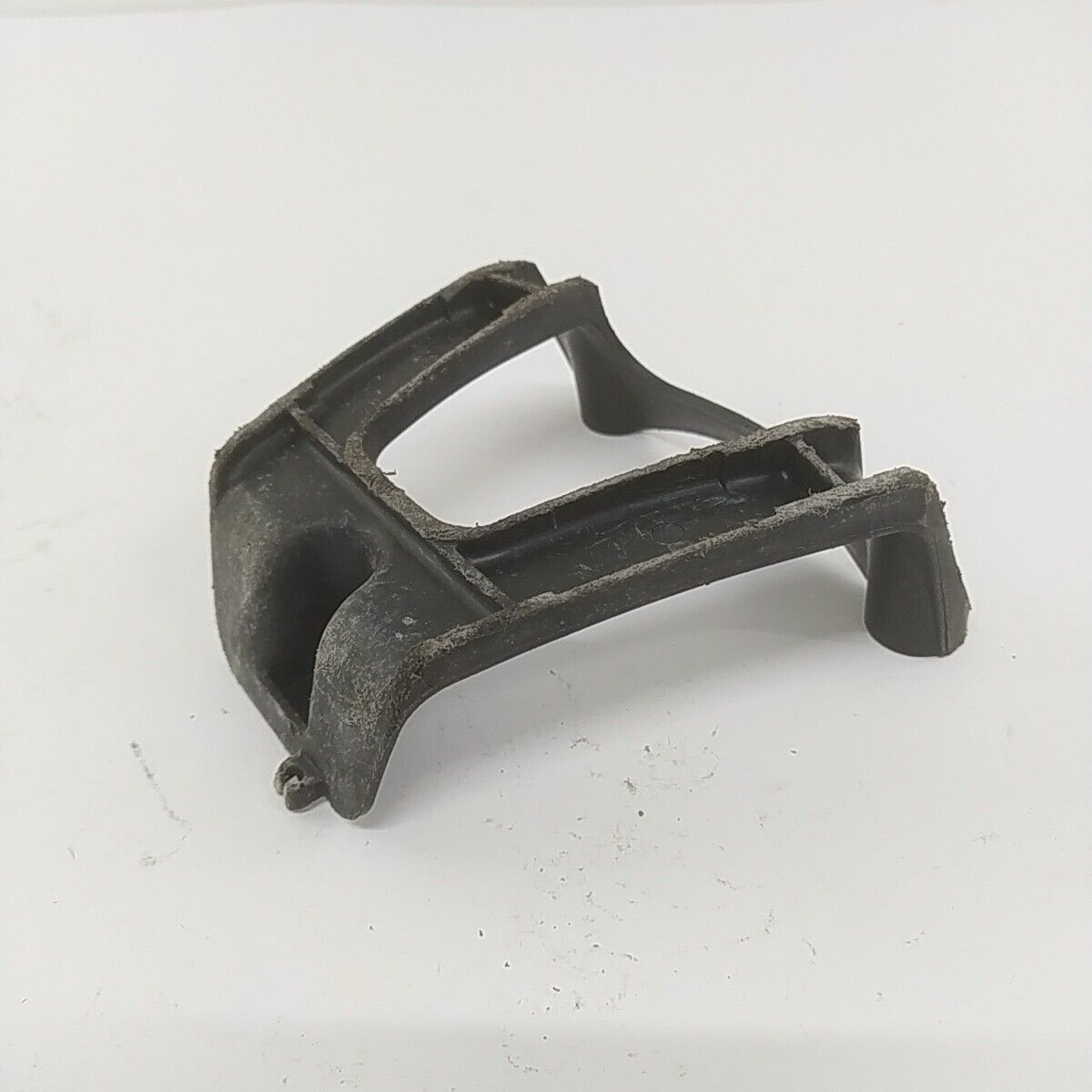Ricambio usato STAFFA protezione SERBATOIO per decespugliatore KAWASAKI TG 33