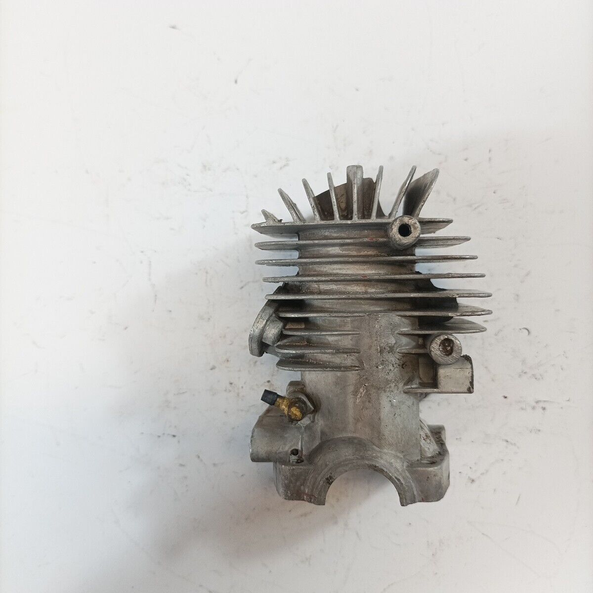 ricambio CILINDRO E PISTONE PER MOTOSEGA ALPINA da potature 25 diametro 34 usato