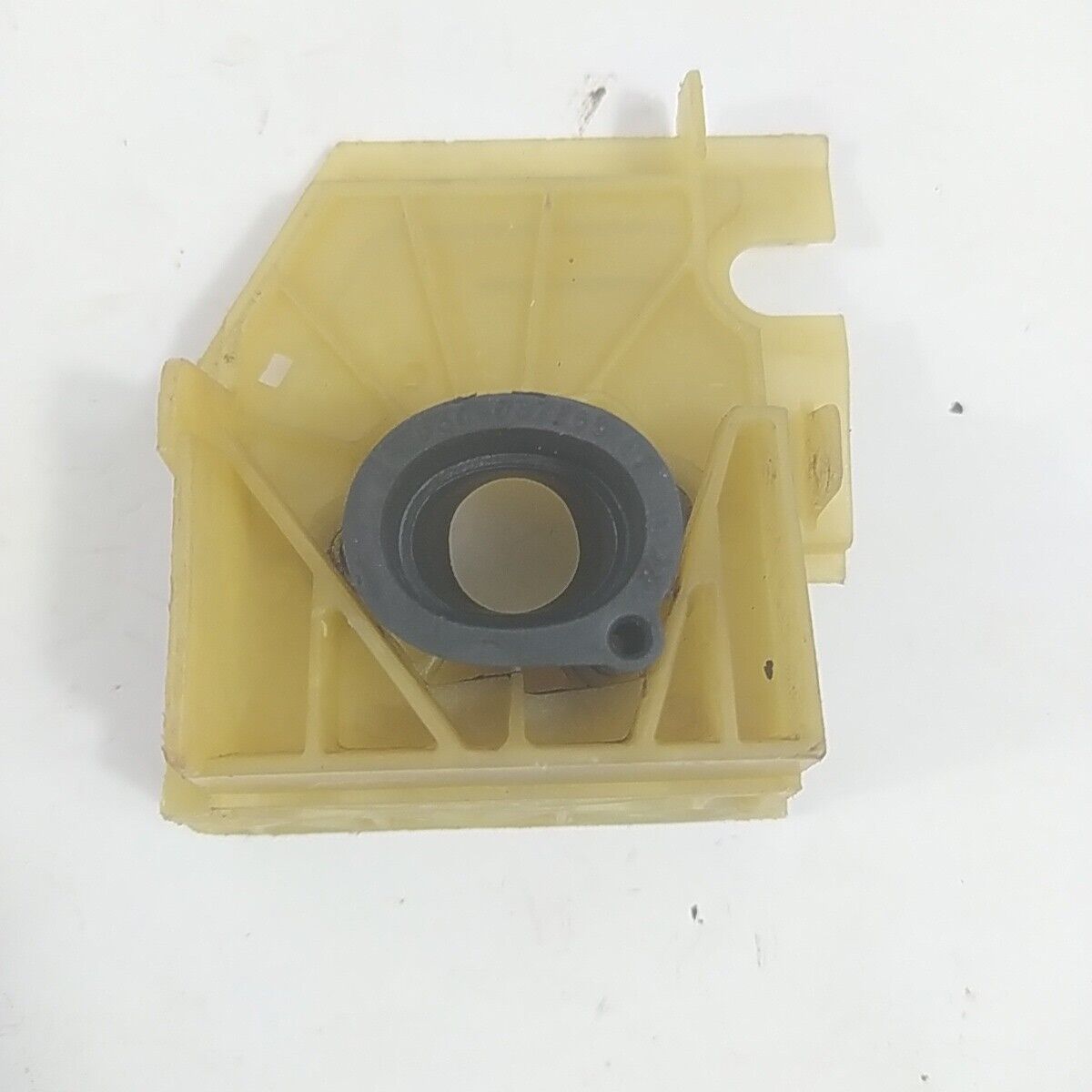 Ricambio COLLETTORE RACCORDO flangia CARBURATORE PER MOTOSEGA POULAN usato