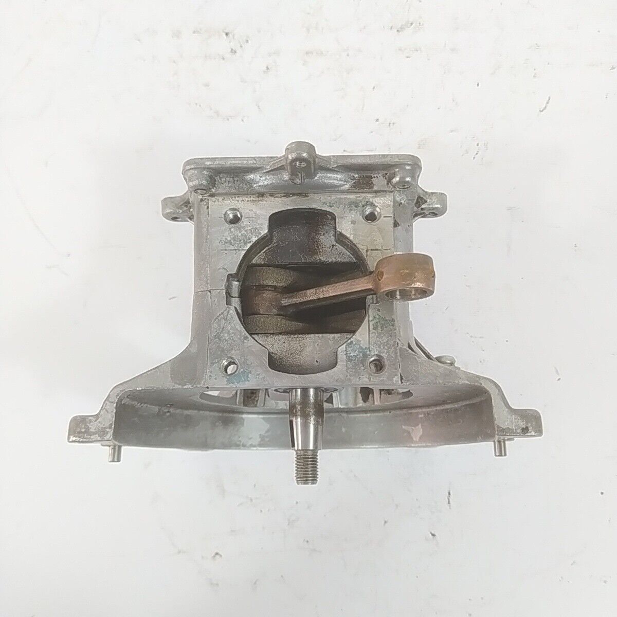 ricambio BASAMENTO CILINDRO ALBERO MOTORE usato decespugliatore KAWASAKI TD 33