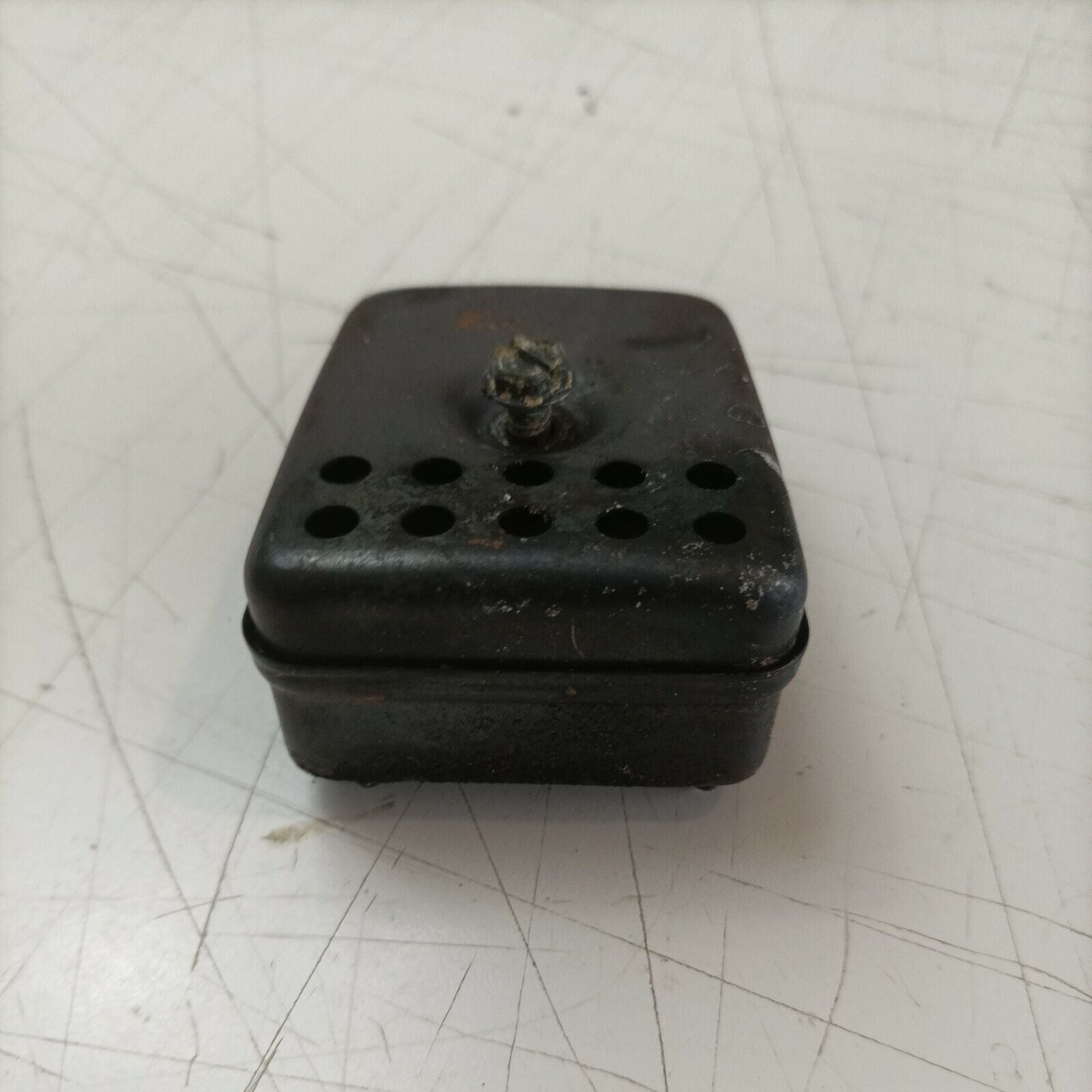SCARICO MARMITTA TERMINALE PER MOTOSEGA POULAN 2000 2.0 C.I ricambi usati