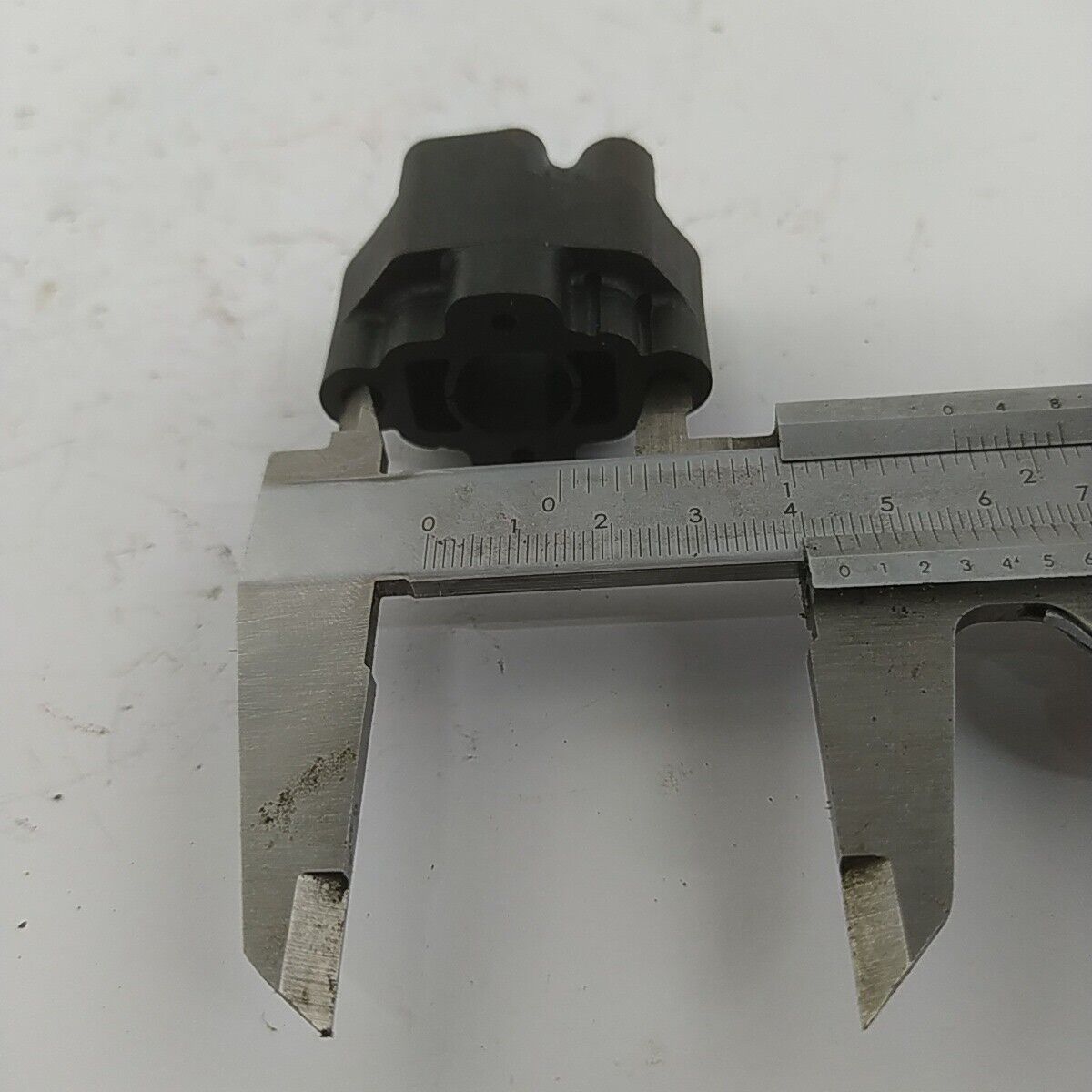 Ricambi FLANGIA COLLETTORE CARBURATORE usati decespugliatore Komatsu ZENOAH G5K