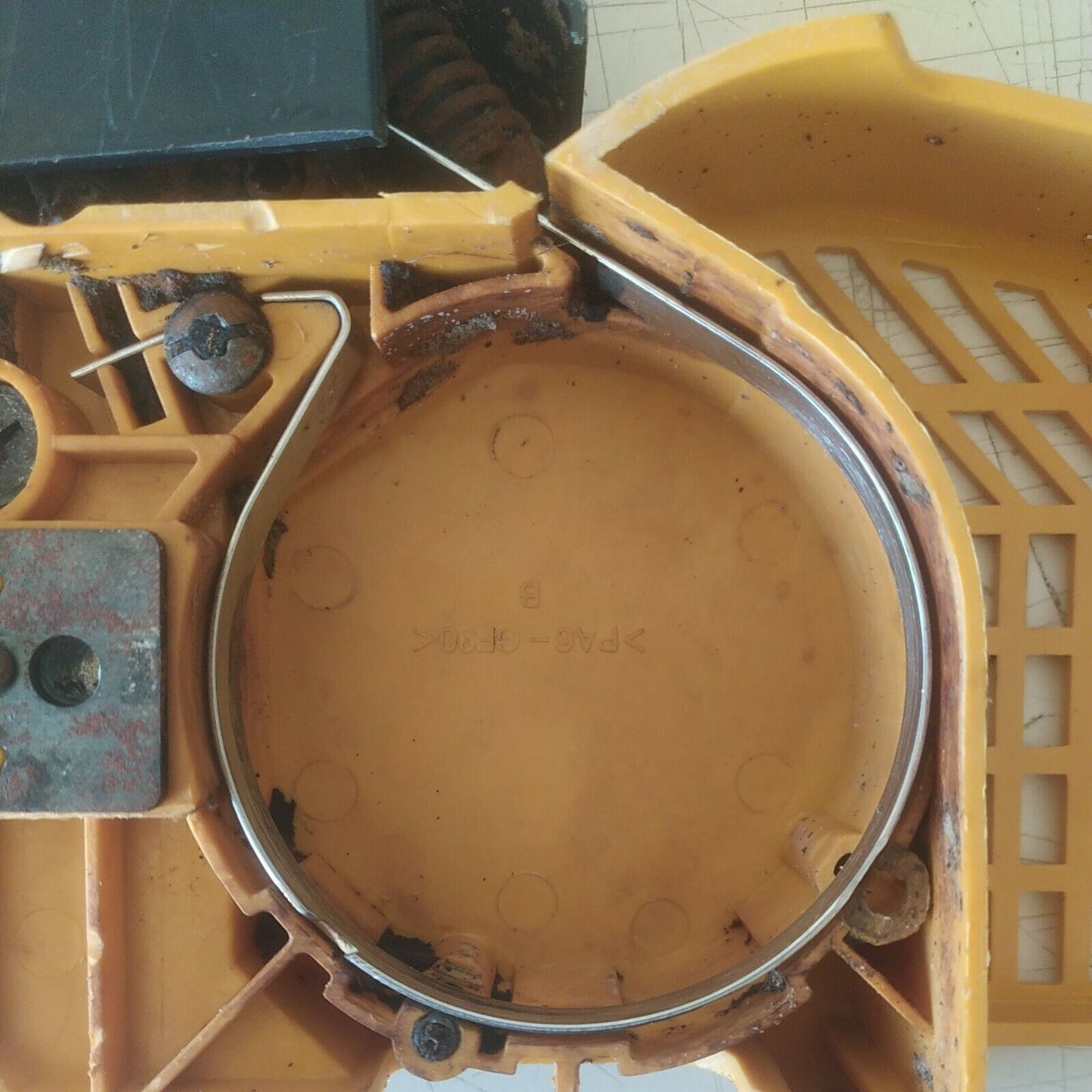 CARTER FRENO blocco catena PROTEZIONE PER MOTOSEGA EL-KO ELKO BKS 35/35 usato