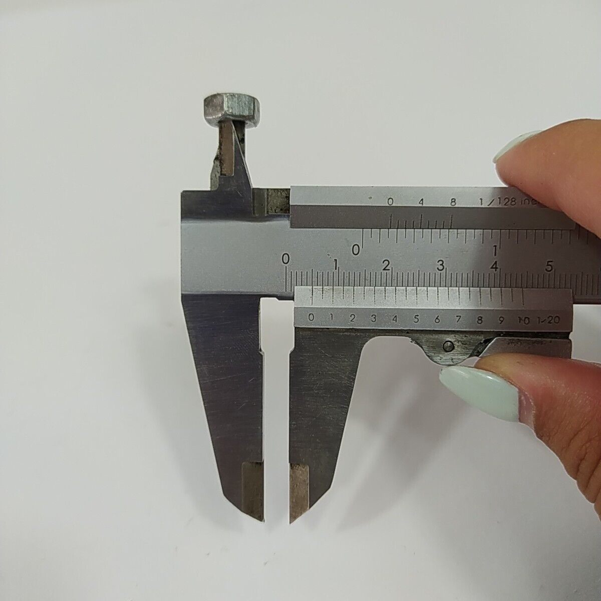 Ricambio usato VITI bulloni dadi perni di VARIE MISURE per motosega DOLMAR 116