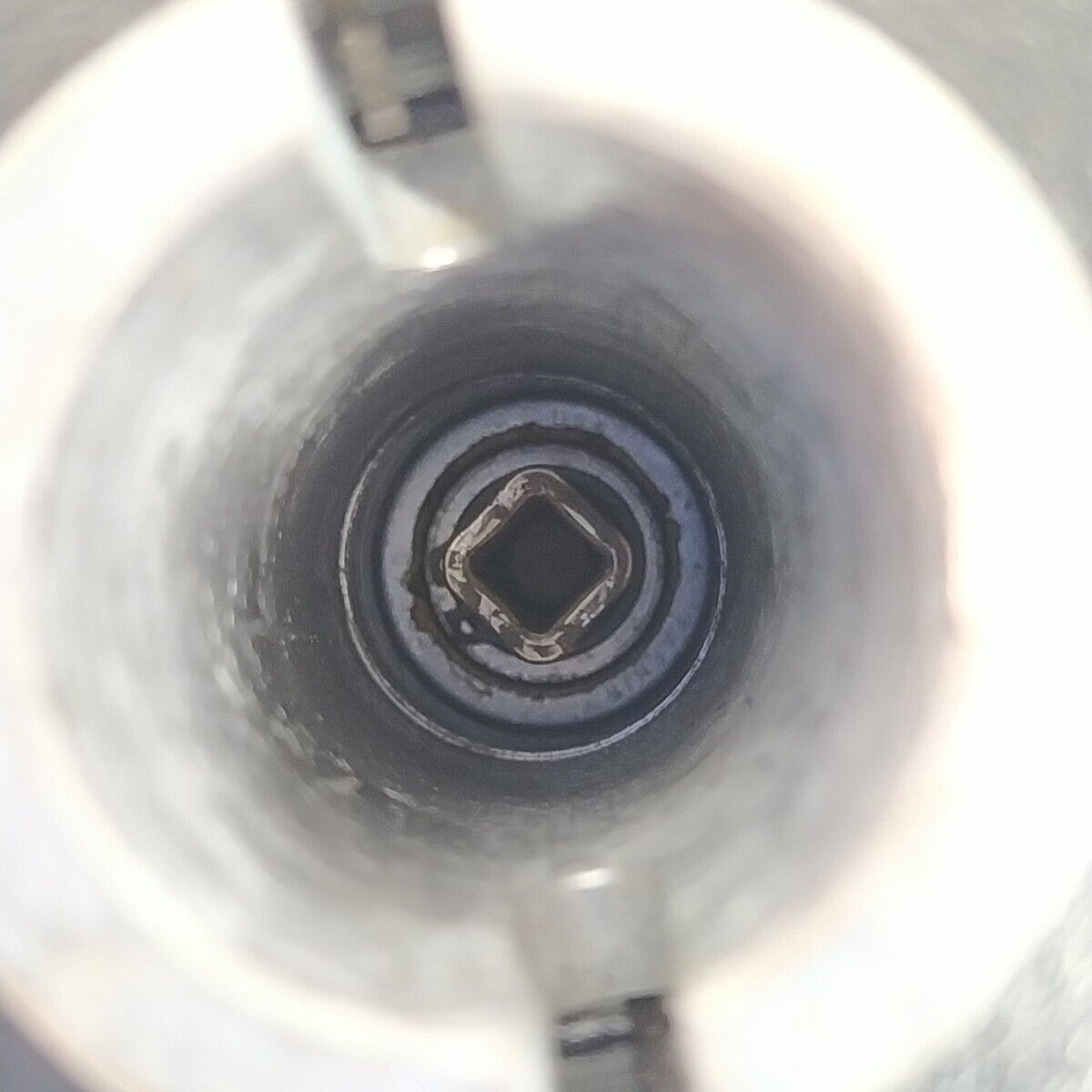 Ricambio SUPPORTO CAMPANA FRIZIONE usato DECESPUGLIATORE MCCULLOCH GT 50