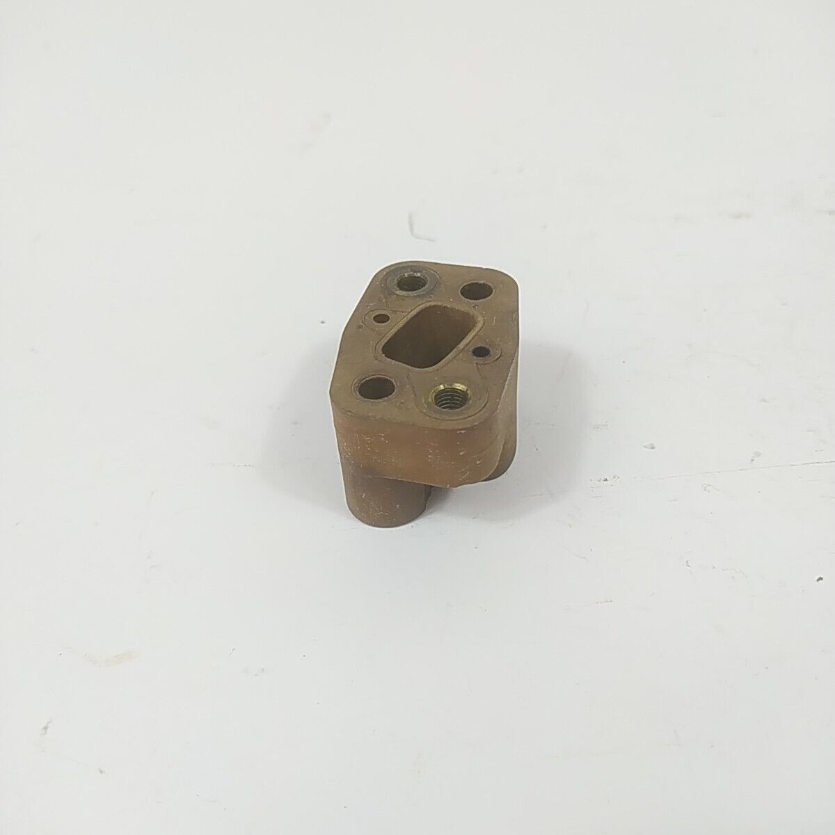 Ricambio per decespugliatore EFCO 8250 FLANGIA COLLETTORE CARBURATORE usato