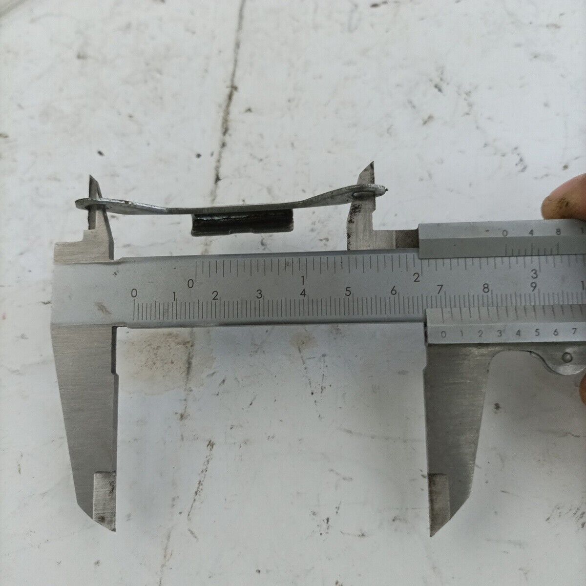ricambio STAFFA SERBATOIO BENZINA usato per decespugliatore KAWASAKI TD 33