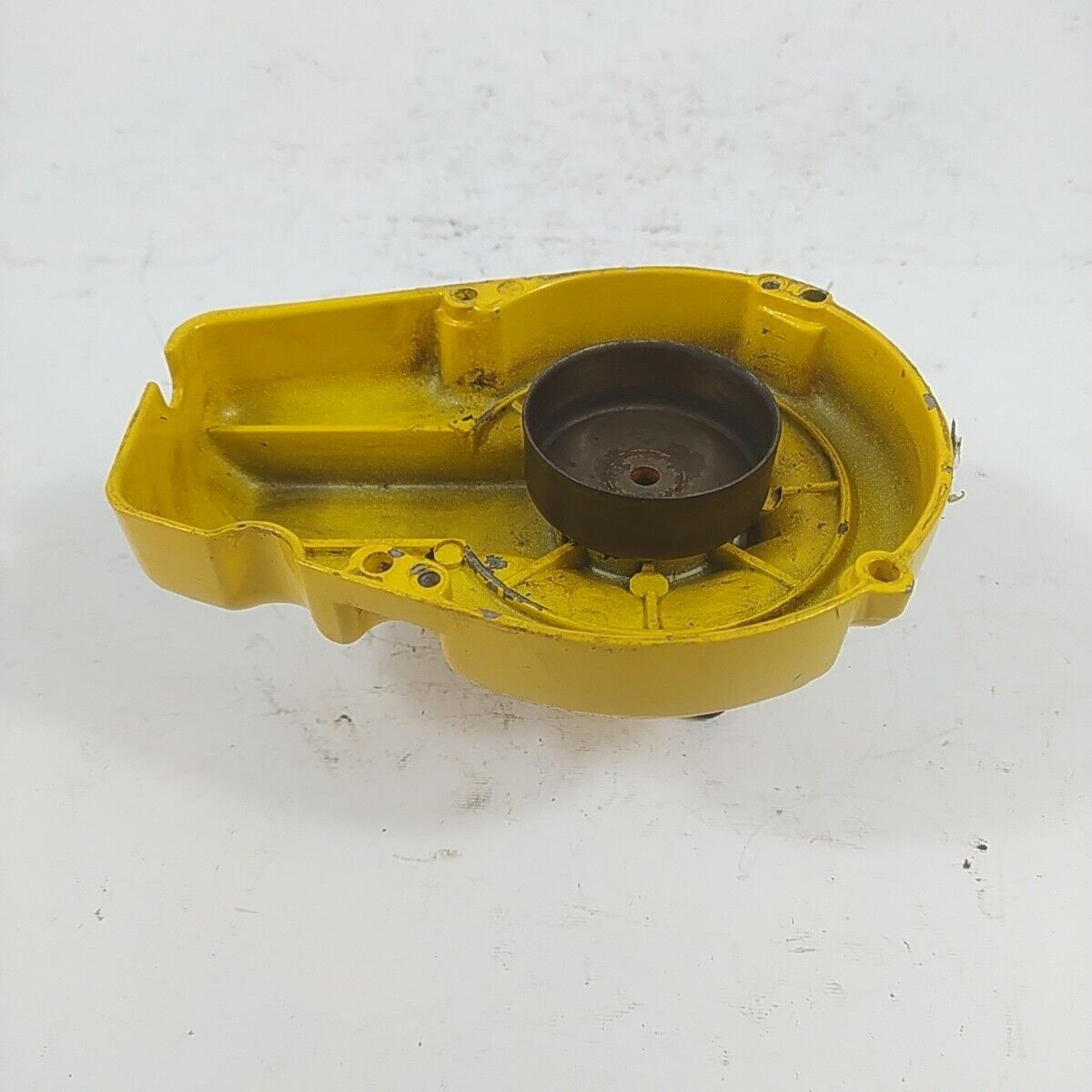 Ricambio SUPPORTO CAMPANA FRIZIONE usato DECESPUGLIATORE mcculloch SUPER MAC 26