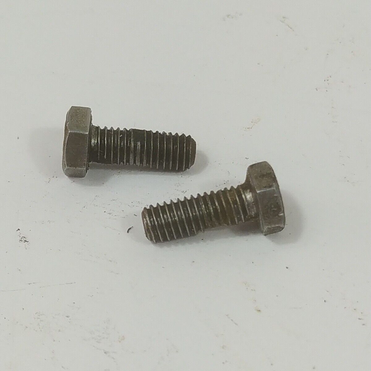 Ricambio per motosega STIHL 08 S VARIE VITI VITE BULLONE MOTORE ORIGINALE usato