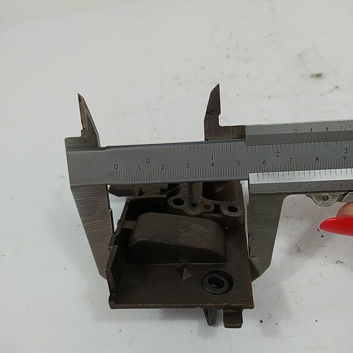 FLANGIA COLLETTORE CARBURATORE per motosega OLEOMAC 240 ricambi usati