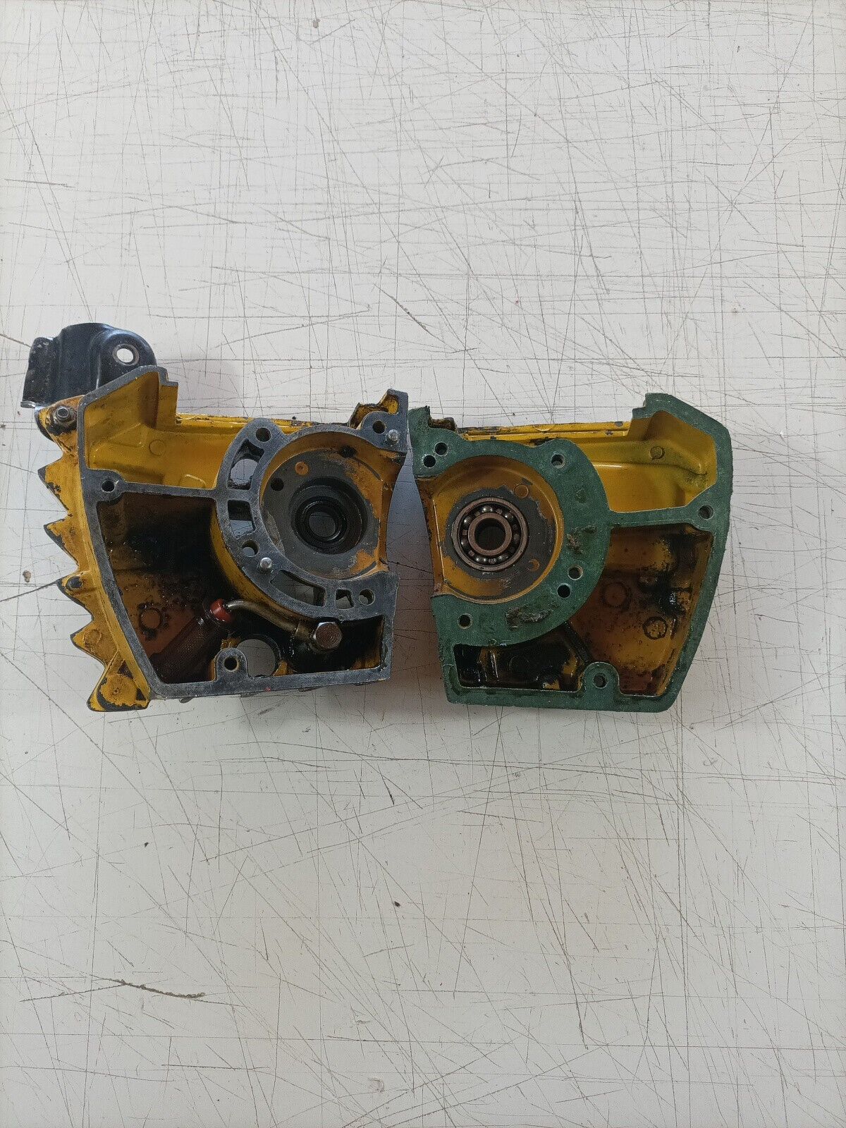 SERBATOIO olio carter basamento ORIGINALE PER MOTOSEGA ALPINA A 40 ricambi usati