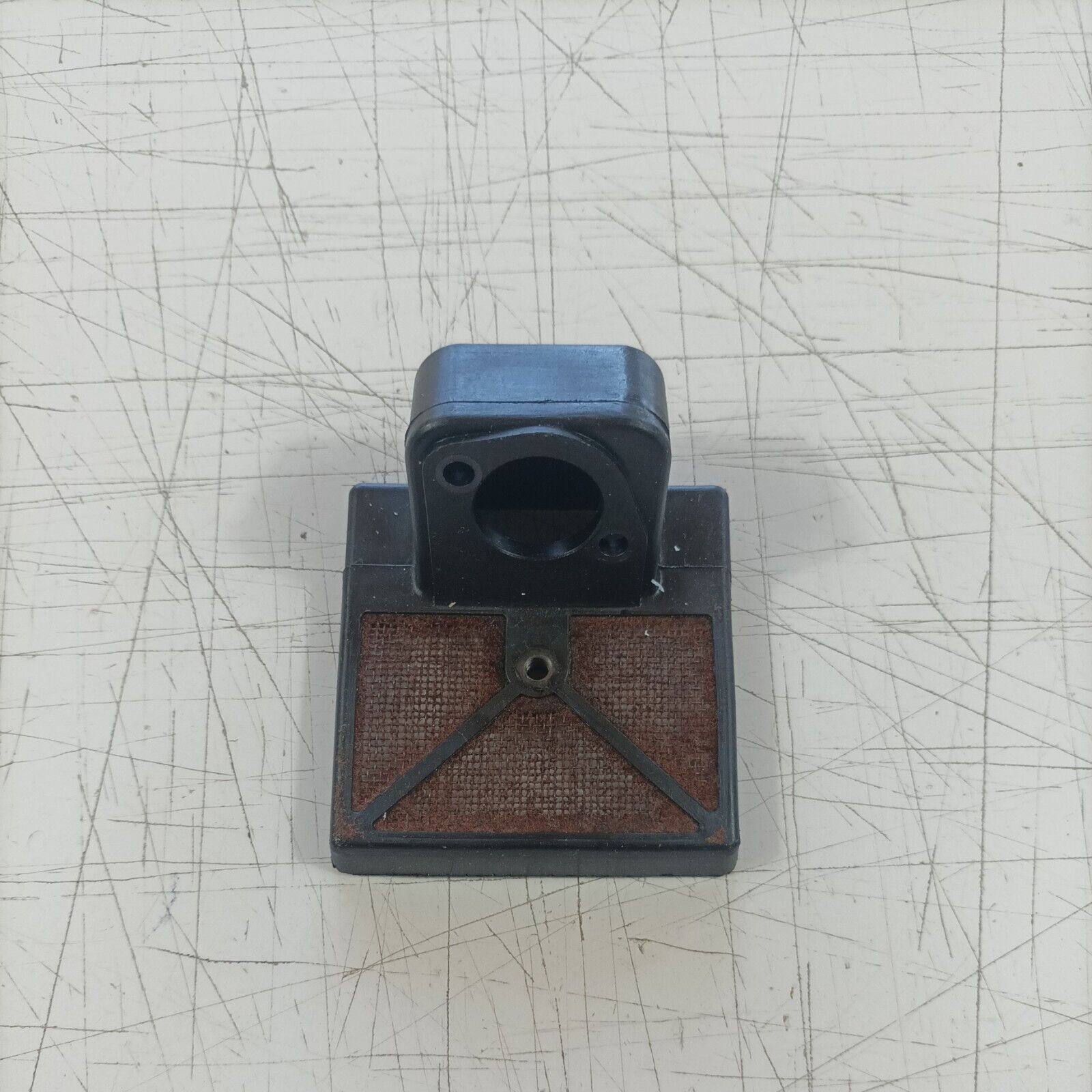 MOTOSEGA OLEOMAC OM 251 filtro aria SUPPORTO CARBURATORE ricambi usati