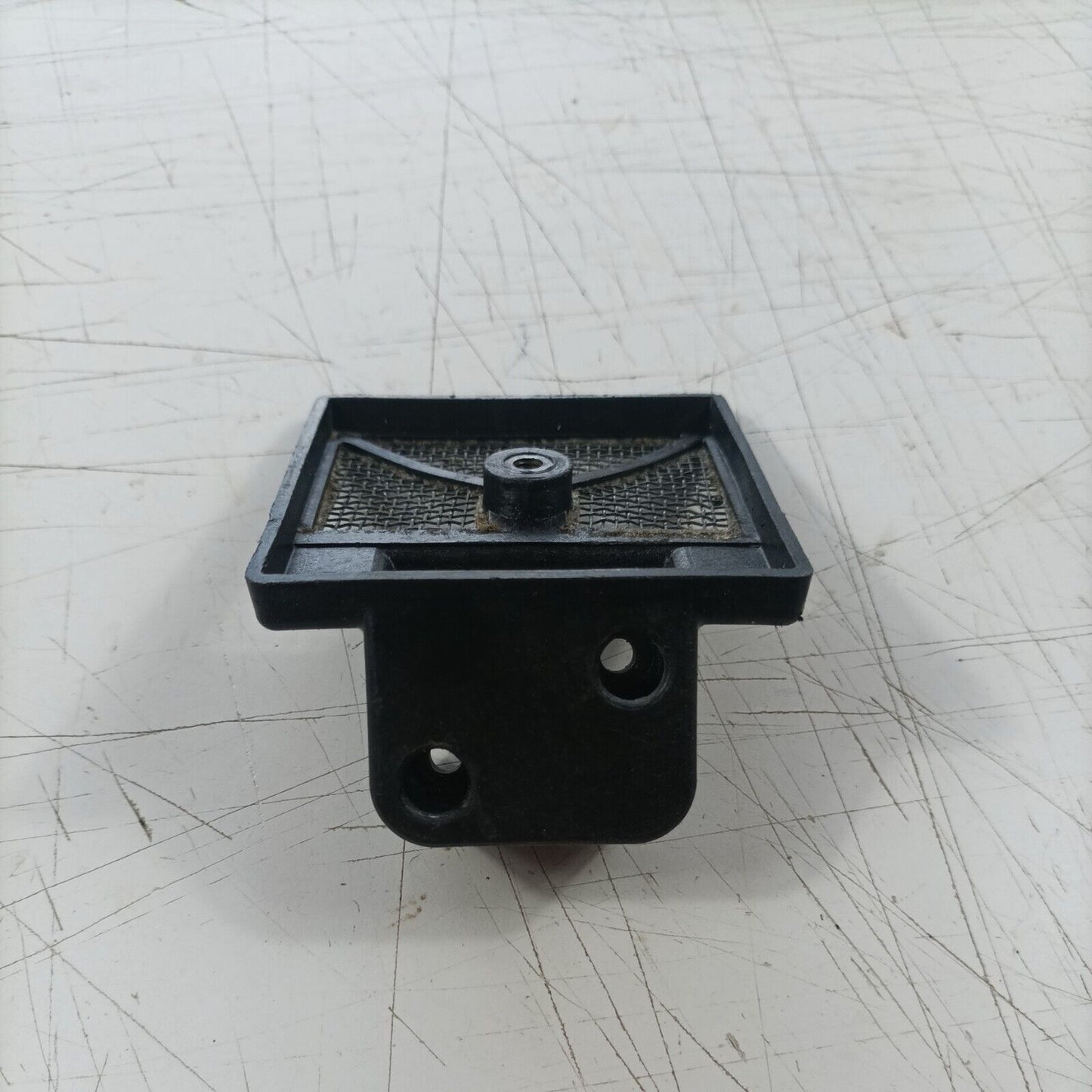 MOTOSEGA OLEOMAC OM 251 SUPPORTO CARBURATORE E FILTRO DELL'ARIA ricambi usati
