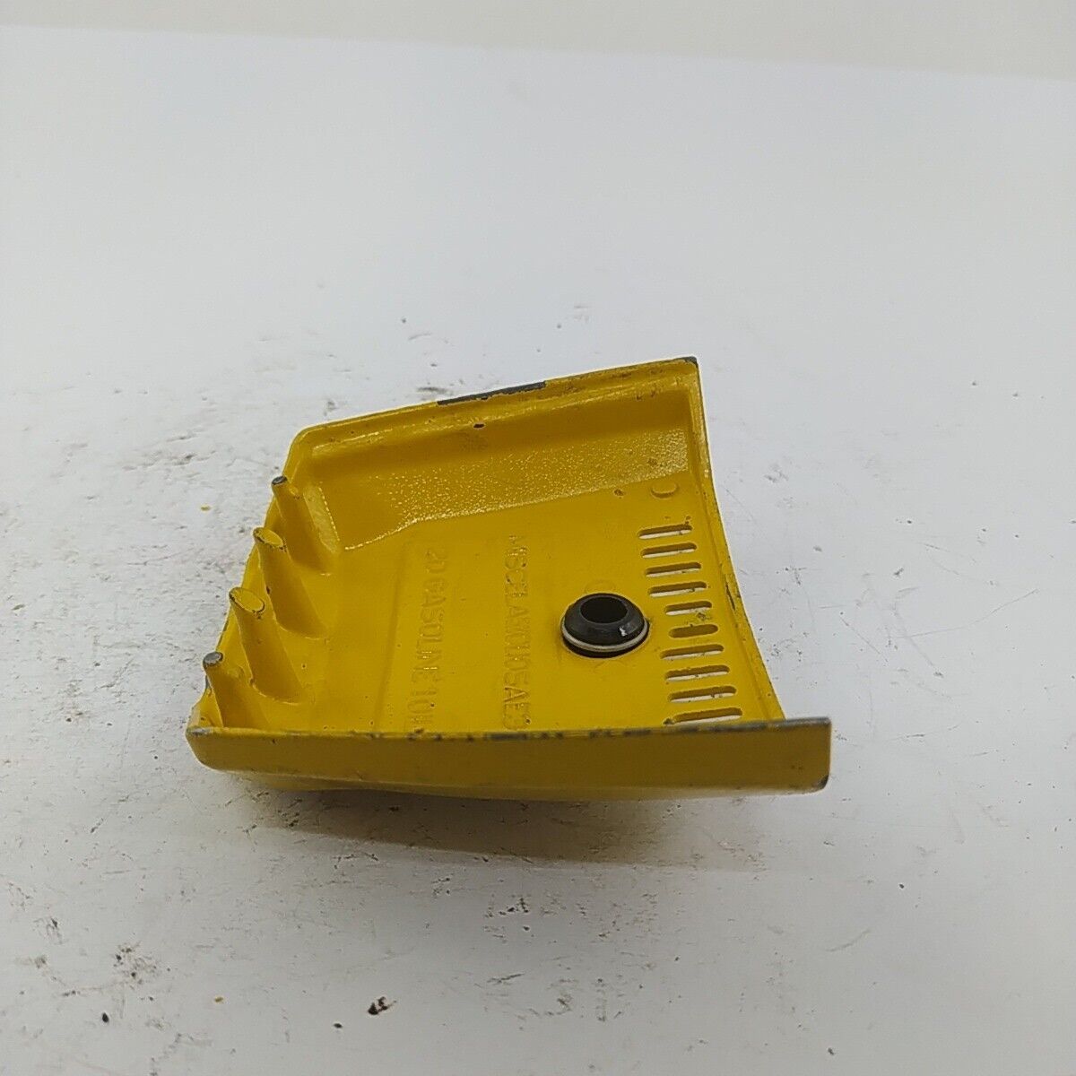 ricambio COPERCHIO FILTRO ARIA CARBURATORE Per motosega ALPINA PROF 70 S usati