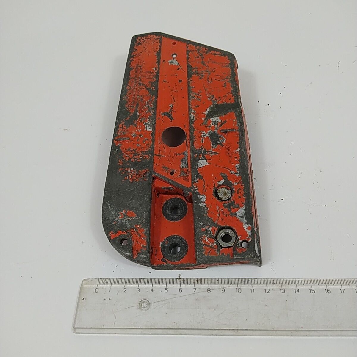 Ricambio usato COPERCHIO CATENA COPRI FRIZIONE per motosega DOLMAR 116 si